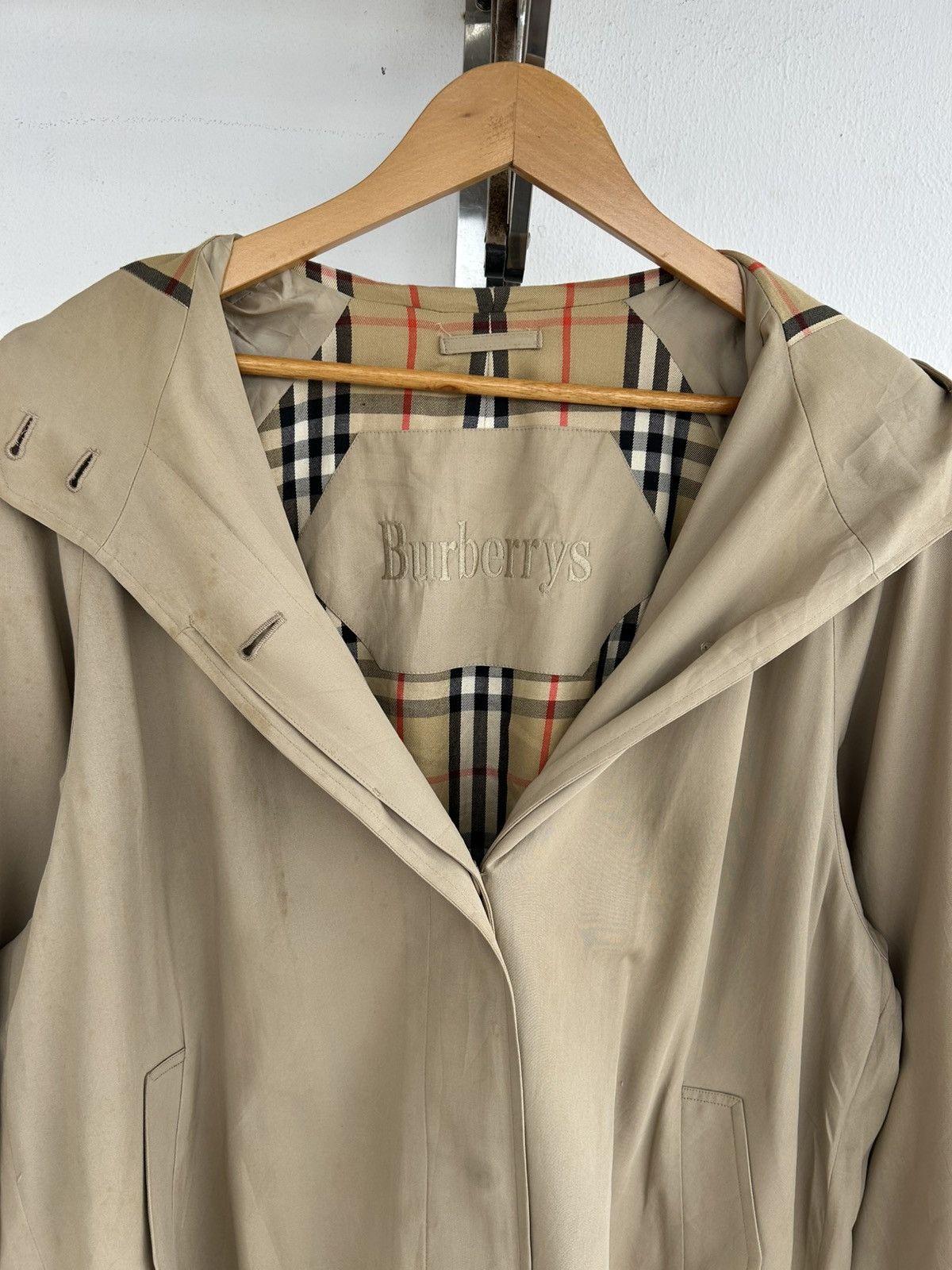 Burberry Burberry Trench Coat Hoodie Beige Vintage Size US L / EU 52-54 / 3 - 5 Thumbnail