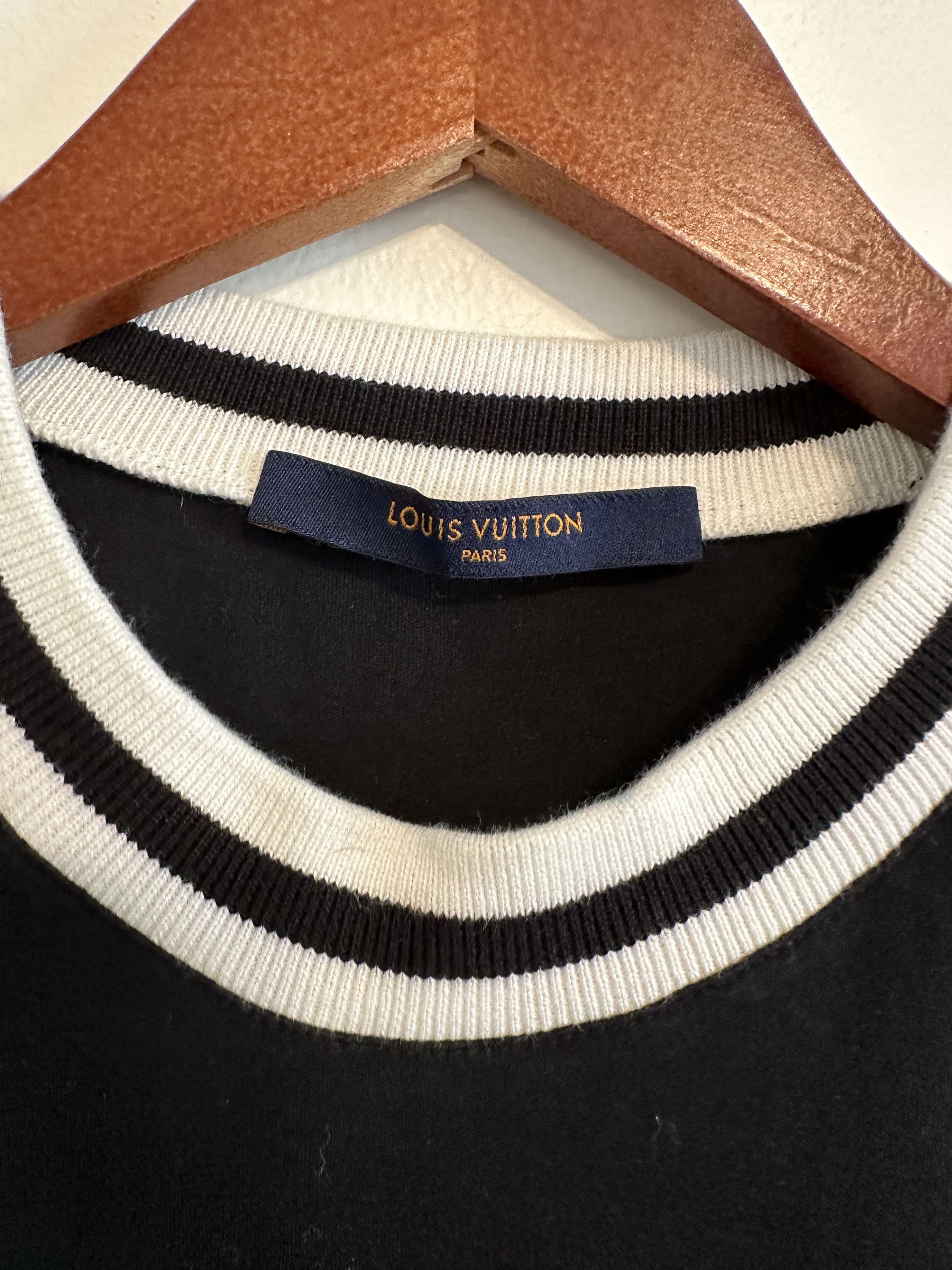 Louis Vuitton Louis V. T-shirt Size US S / EU 44-46 / 1 - 1 Thumbnail
