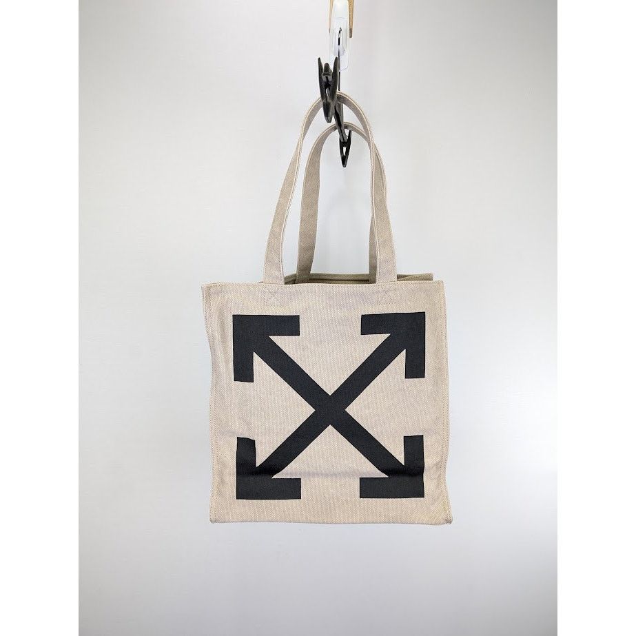 o1rshd1 Q:2 / Size: OS / Quote Shopper 40 Bag in Beige Black