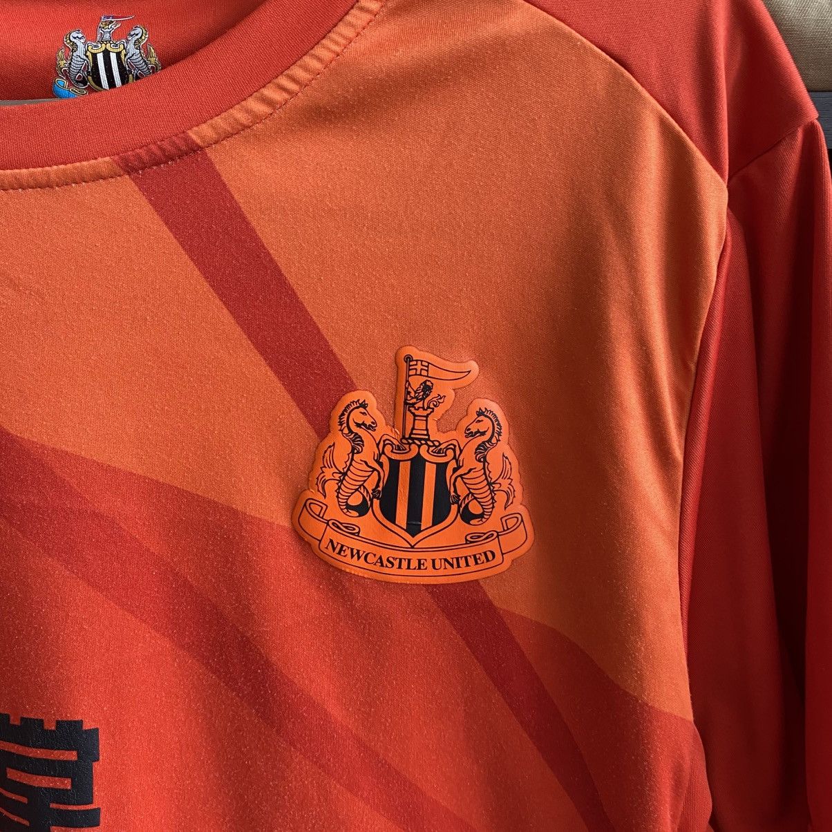 Castore Vintage Castore Newcastle Uniter Big Logo Soccer jersey Size US L / EU 52-54 / 3 - 3 Thumbnail