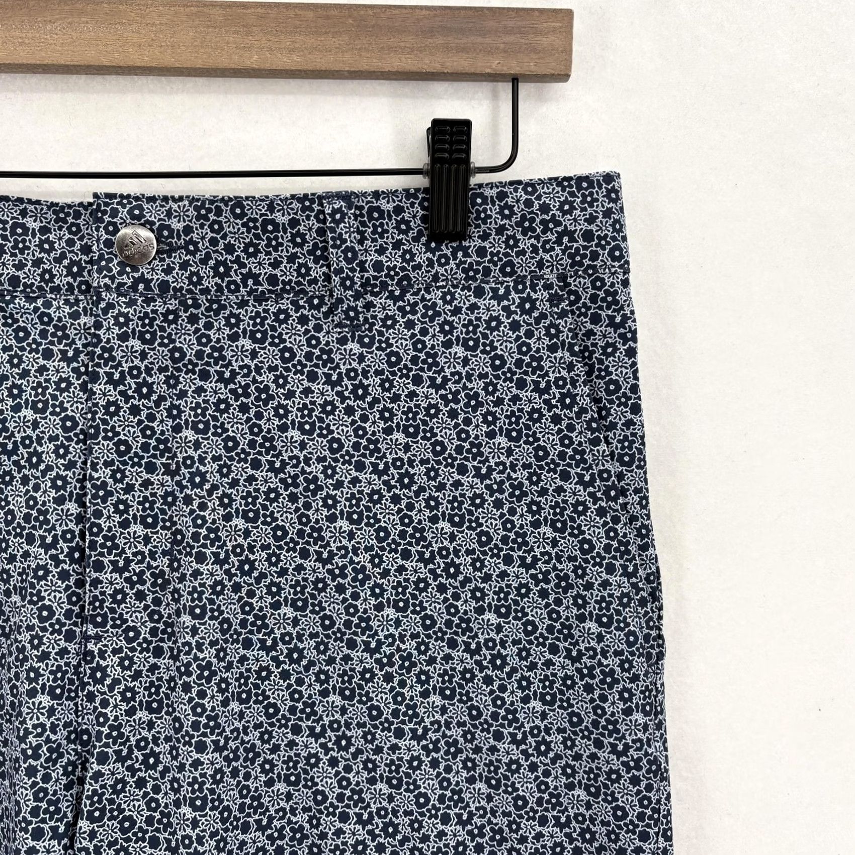 Adidas Adidas Golf Shorts Mens 32 Blue Floral Chino 8" Stretch Preppy Summary: ADIDIAS ADIDAS Size US 32 / EU 48 - 2 Thumbnail