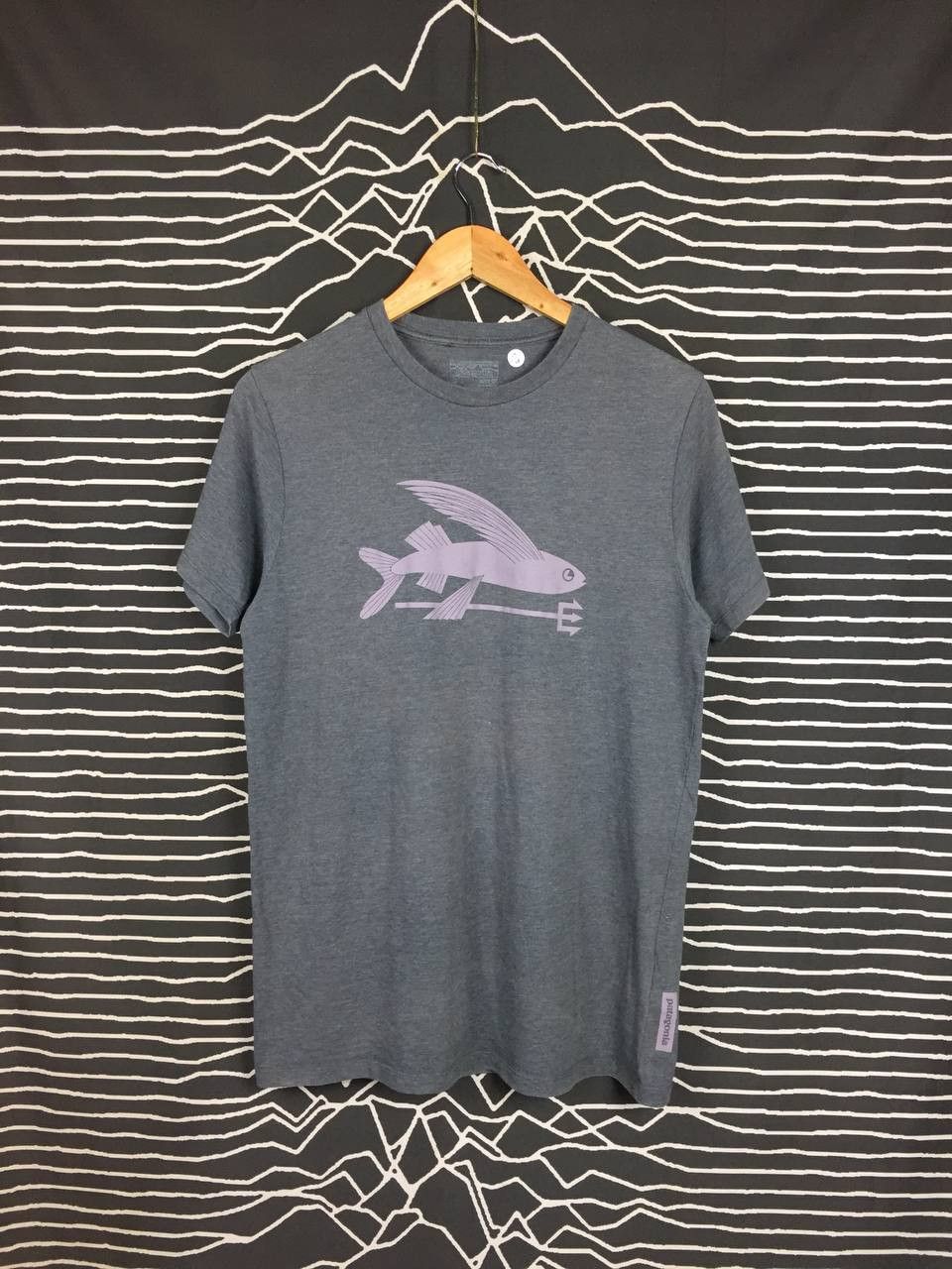 Patagonia × Vintage Patagonia Outdoor Brand Flying Fish Trident Slim Fit Tee Size US M / EU 48-50 / 2 - 2 Thumbnail