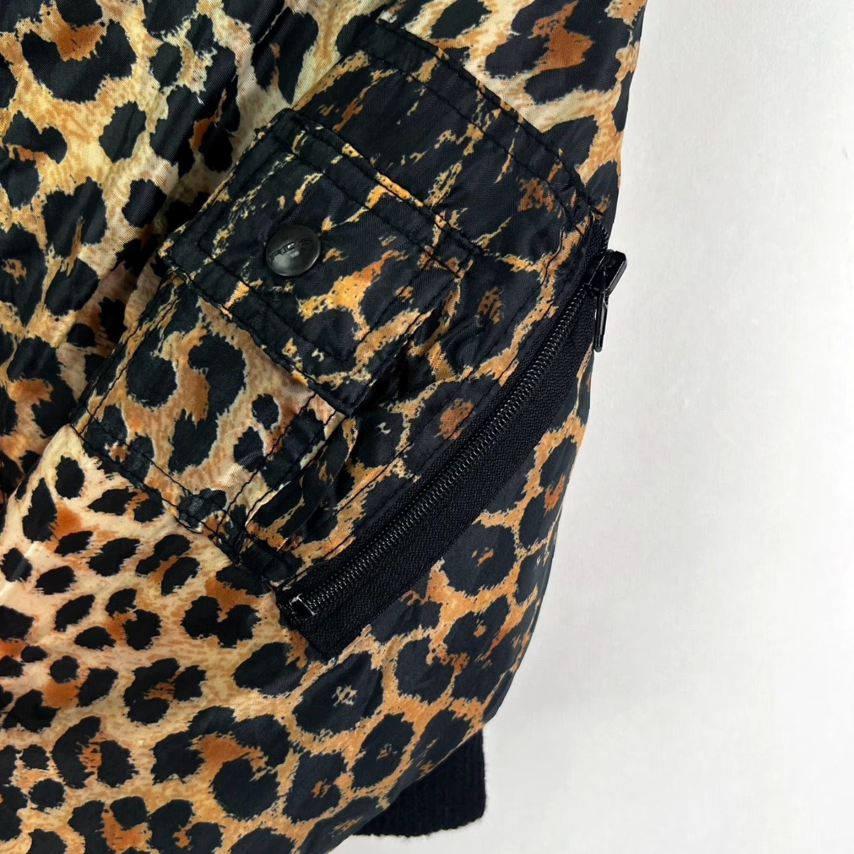 Vintage VINTAGE Rossodisera Leopard Print Crop Zip Front Bomber Jacket S Women Jacket XS Adult? (Wait) Size S / US 4 / IT 40 - 3 Thumbnail