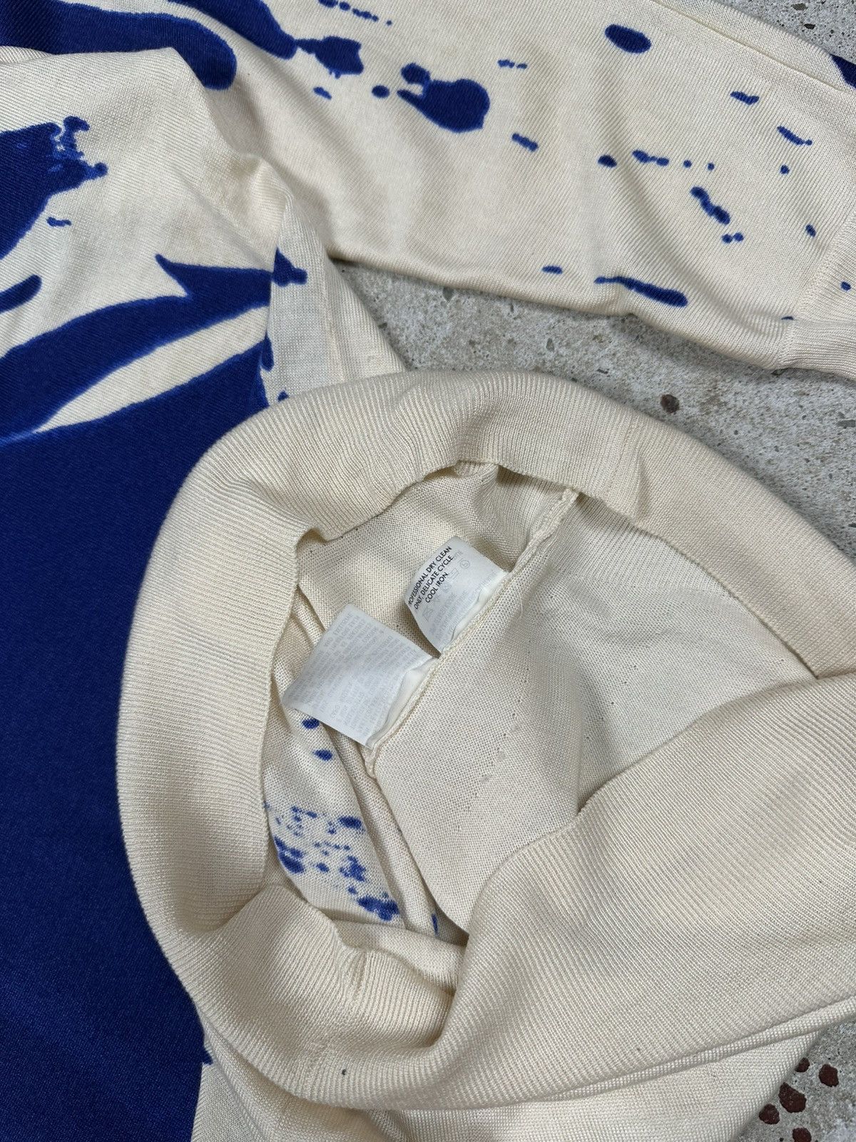 Alexander McQueen Alexander McQueen 2000s Abstract Print Cashmere Asymmetrical Size S / US 4 / IT 40 - 11 Thumbnail