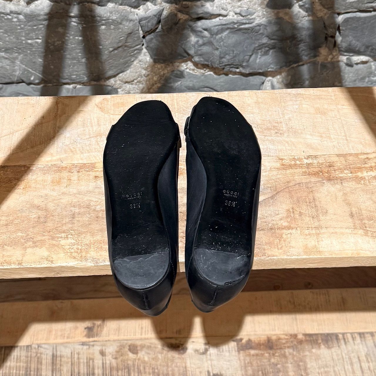 Gucci Gucci Black Leather Buckle Accent Open Toe Flats Size US 8.5 / IT 38.5 - 7 Thumbnail