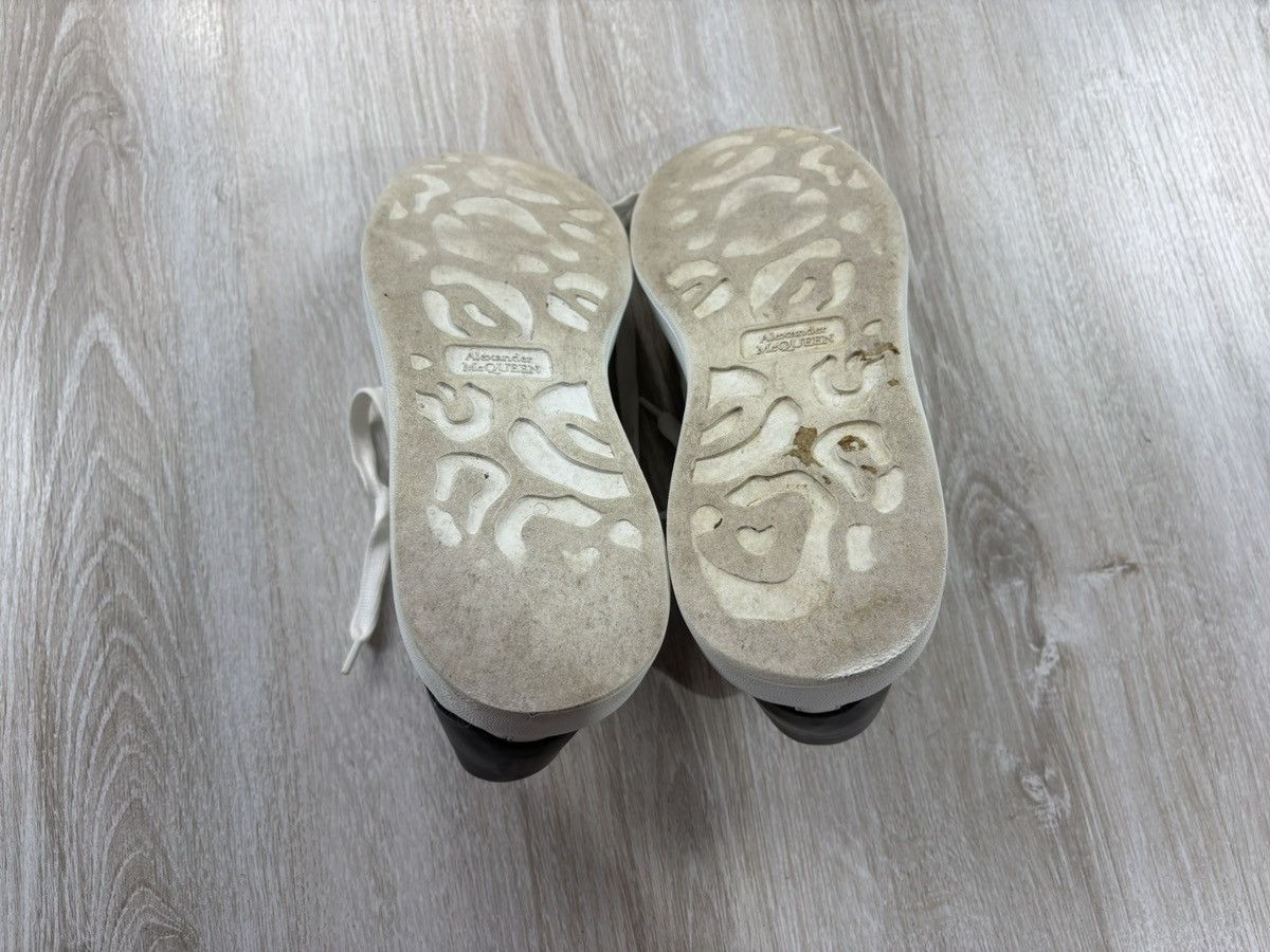 Alexander McQueen × Designer Womens sneakers Alexandr McQueen Size 40 Size US 10 / IT 40 - 12 Thumbnail