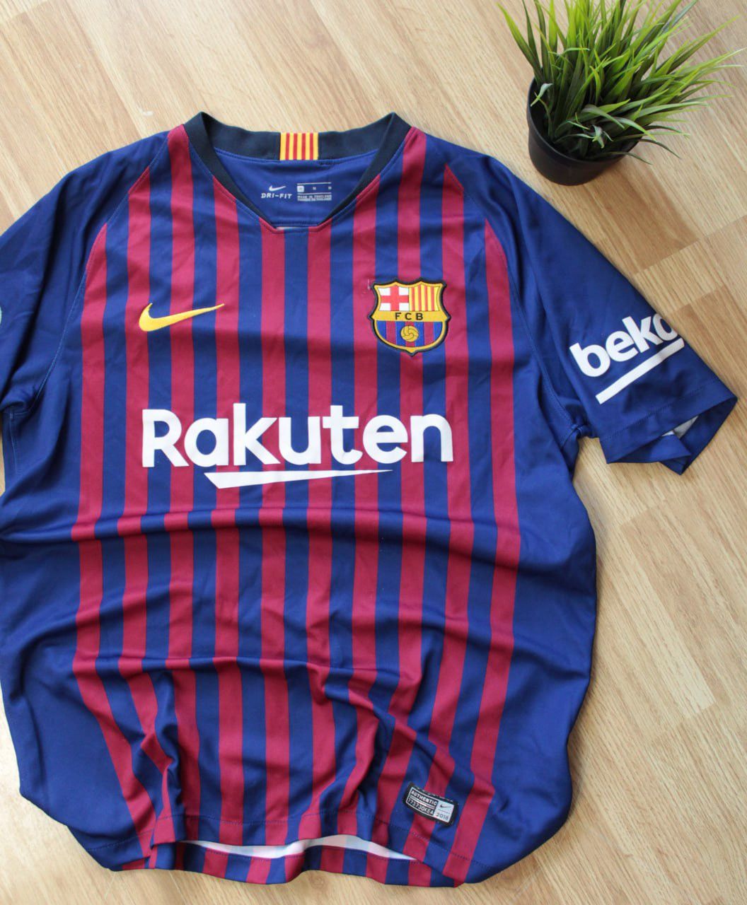 Nike 🔥 2018 2019 Nike FC Barcelona Dri Fit Jersey T Shirt Size M Size US M / EU 48-50 / 2 - 2 Thumbnail