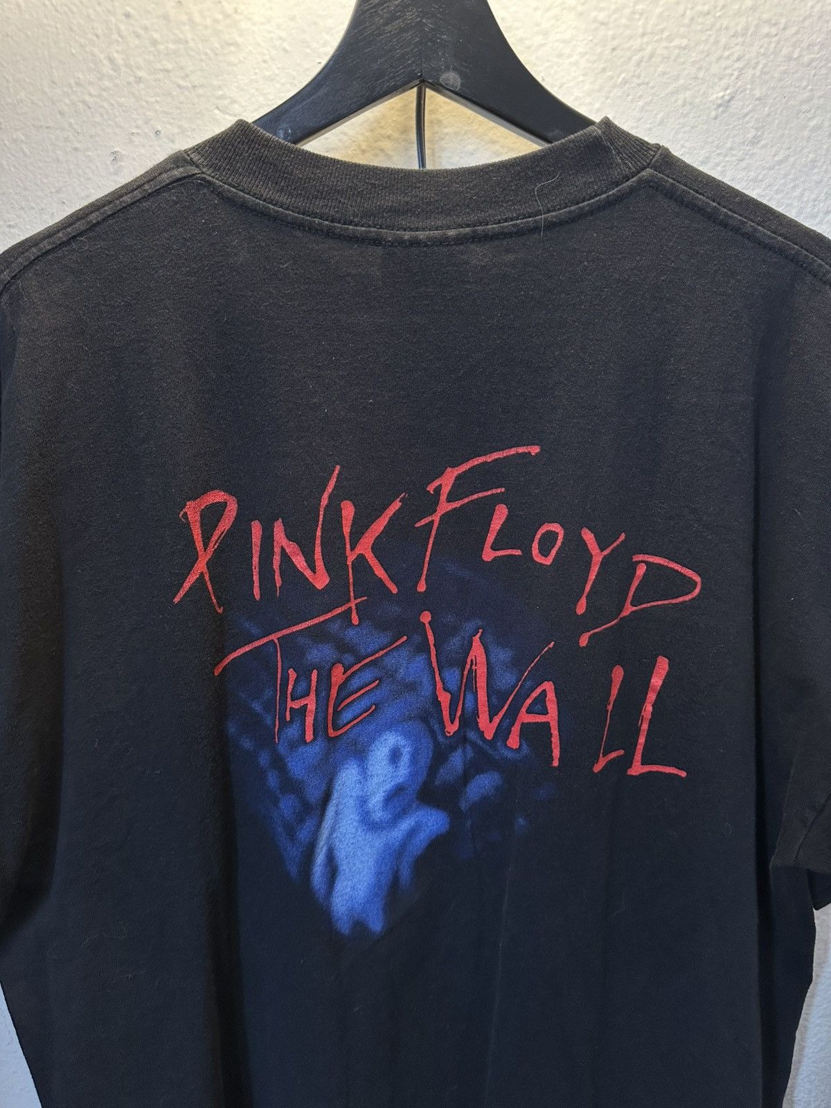 Band Tees × Pink Floyd × Vintage Vintage Pink Floyd The Wall Shirt Size US XL / EU 56 / 4 - 4 Thumbnail