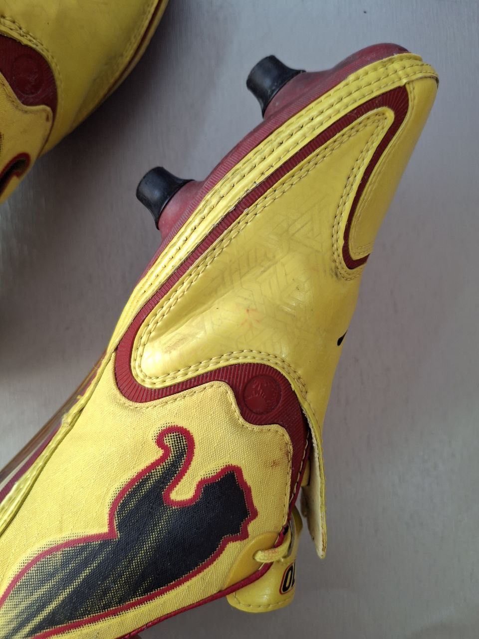 Puma × Vintage Puma V 1.08 Black Gold Soccer Cleats Size US 7 / EU 40 - 10 Thumbnail