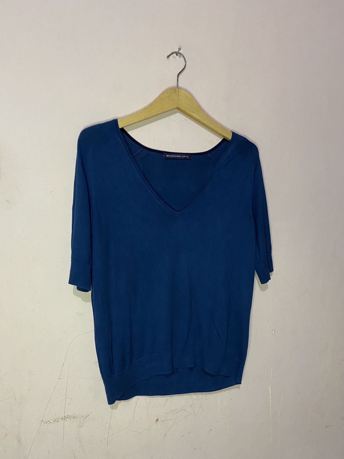 Balenciaga Balenciaga Knits V-neck Jumper Wool Size XS / US 0-2 / IT 36-38 - 2 Thumbnail