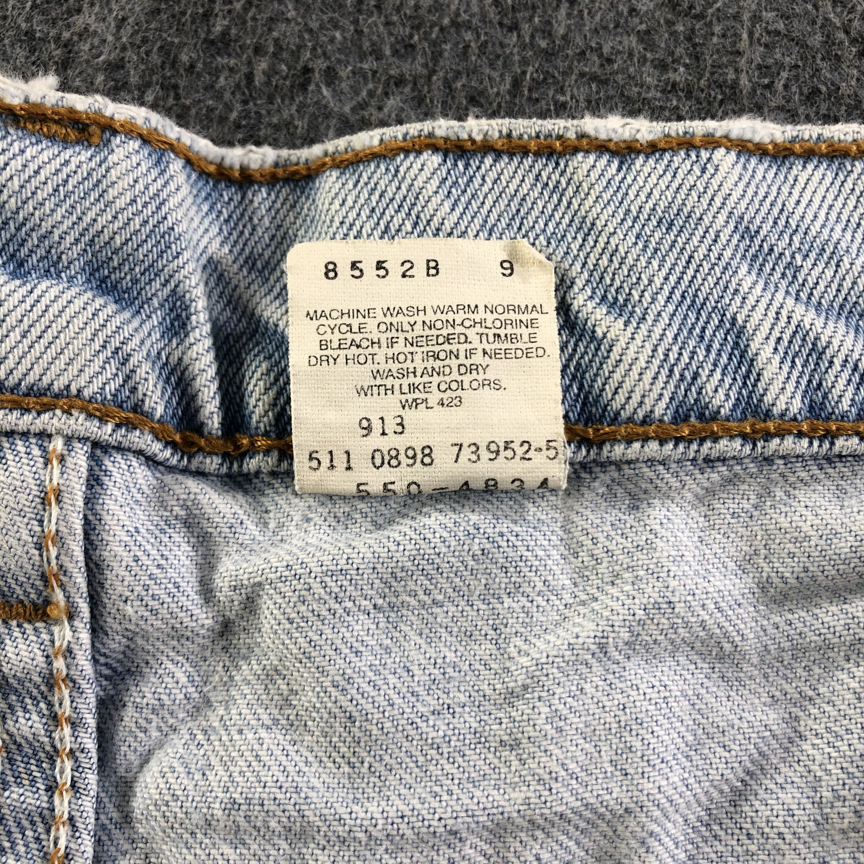 Levi's Vintage Light Wash Levis 550 Jeans-J3283 Size US 35 - 12 Thumbnail