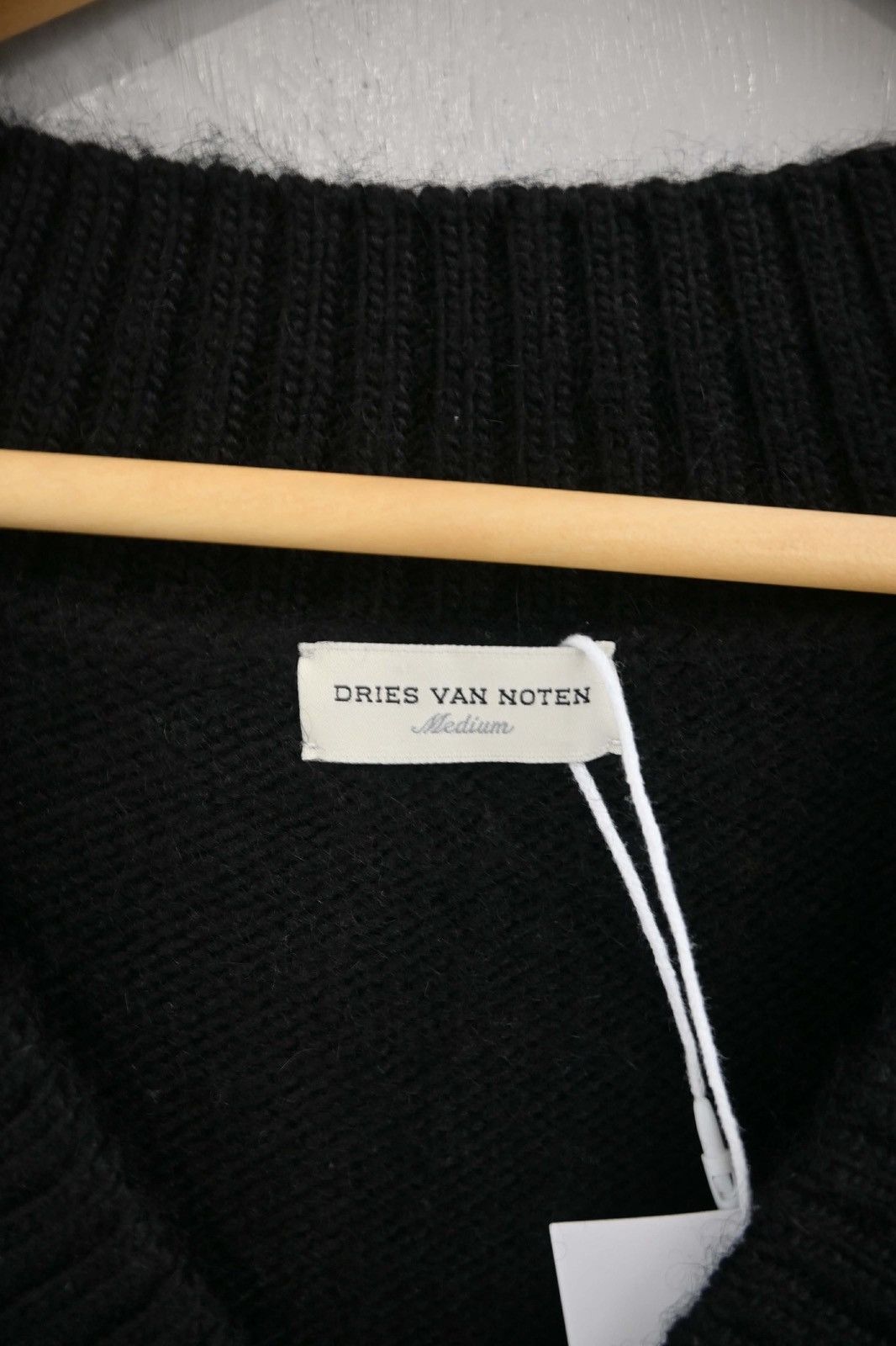 Dries Van Noten Dries Van Noten 2000’s alpaca wool V-neck knitwear Size US S / EU 44-46 / 1 - 7 Thumbnail