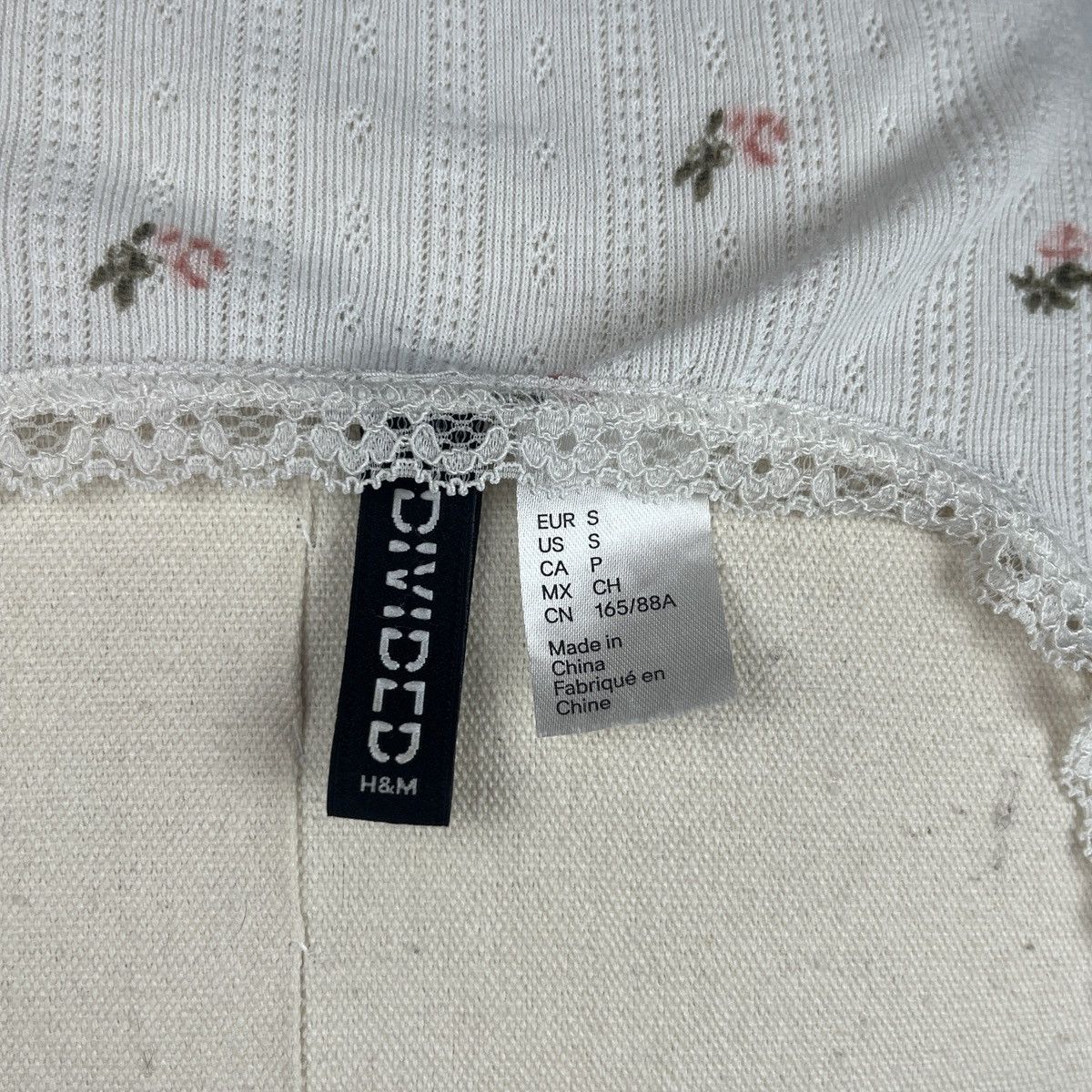 Divided Divided white dainty floral lace trim tank Size S / US 4 / IT 40 - 5 Thumbnail