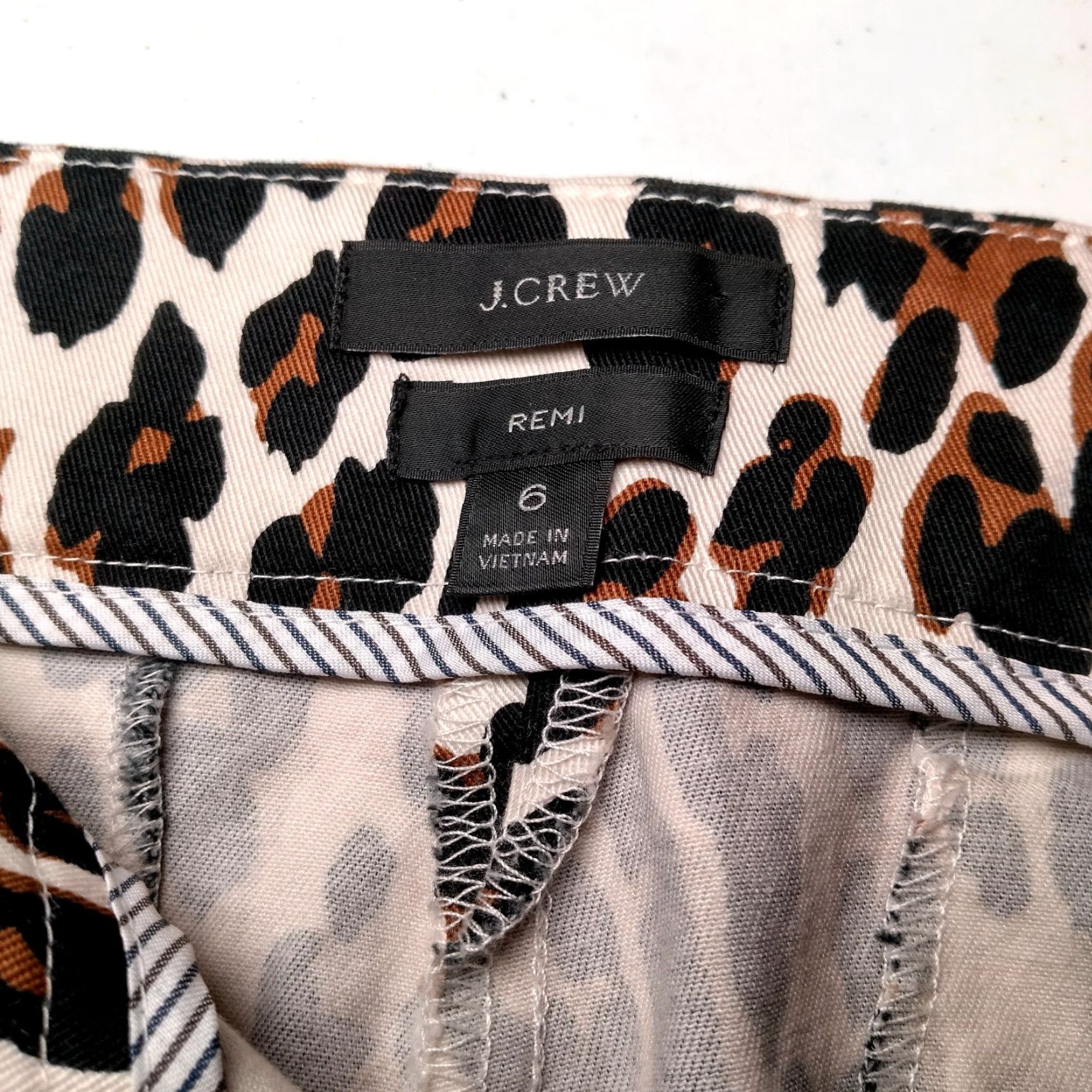 J.Crew J.Crew Women Pants Size 6 Ankle Leopard and Cat Print Stretch Twill Casual & Party Size 28" / US 6 / IT 42 - 5 Thumbnail