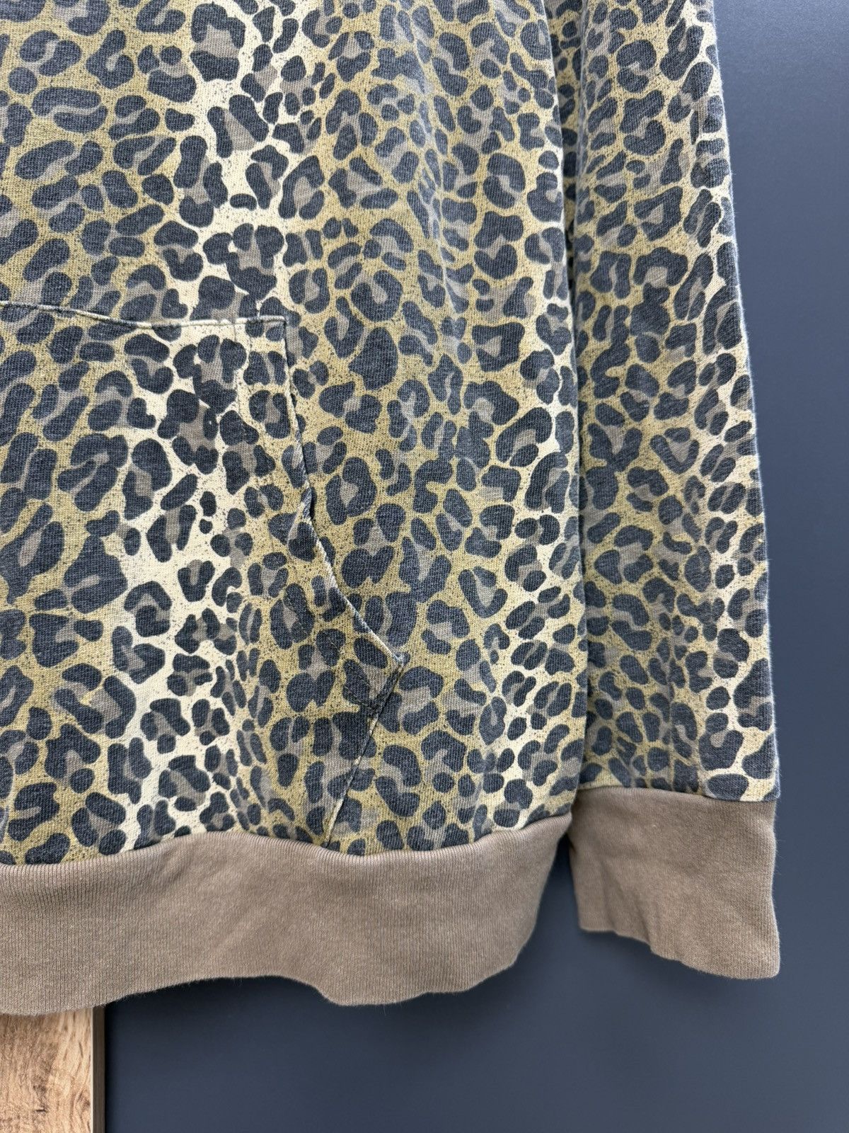 Supreme Supreme Leopard Print Hoodie Pullover Size L Size US L / EU 52-54 / 3 - 4 Thumbnail