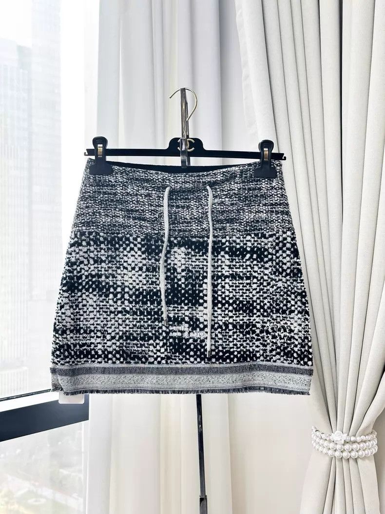 Chanel Chanel Grid knitted drawstring skirt short skirt Size 42" / US 20 - 2 Thumbnail