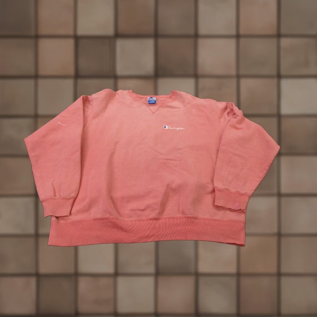 Champion VINTAGE Champion Sweatshirt Womens XL Pink Pullover Embroidered USA Made 90s Size XL / US 12-14 / IT 48-50 - 1 Thumbnail
