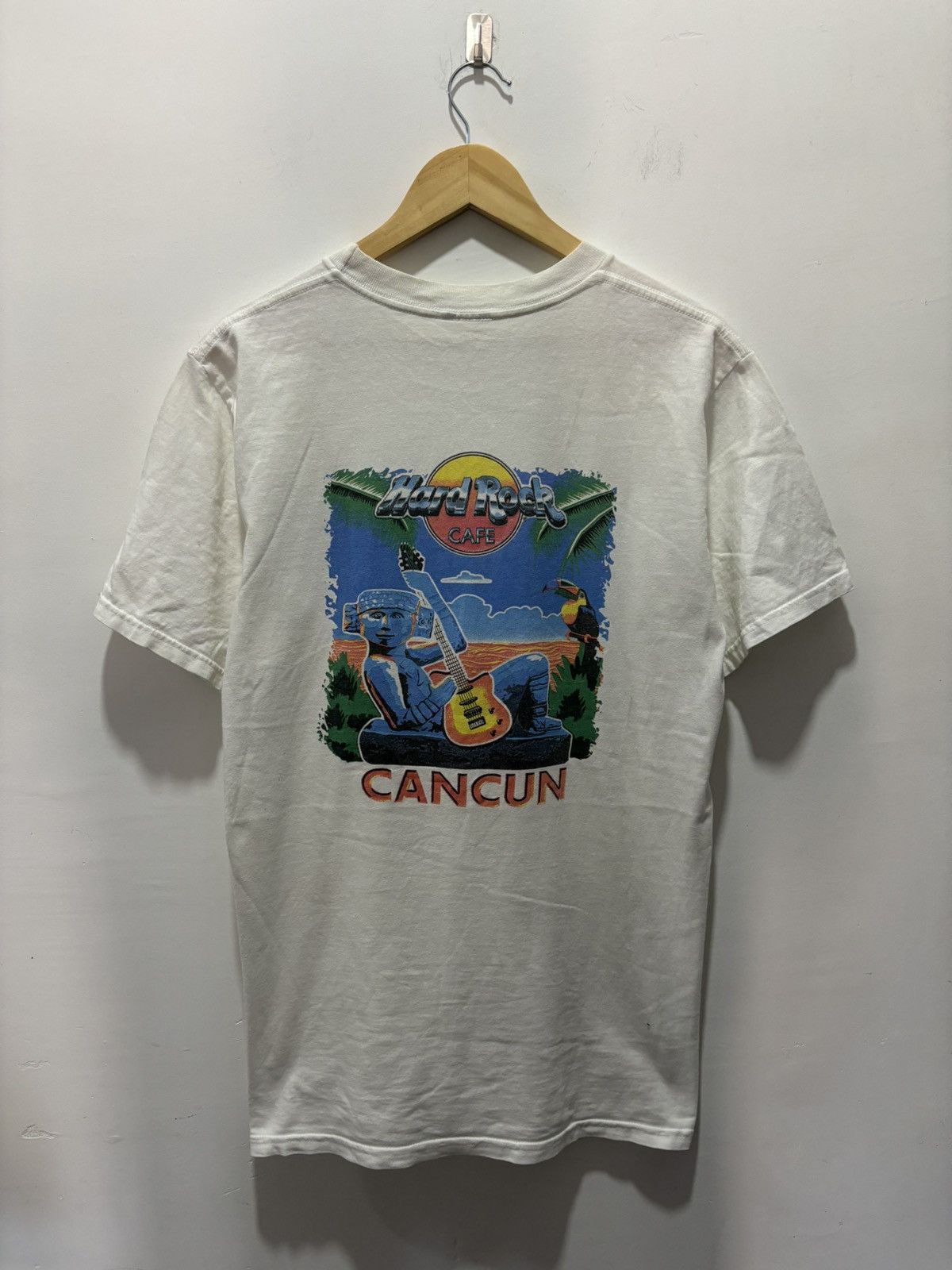 Hard Rock Cafe Vintage Hard Rock Cafe Cancun Tshirt Size US M / EU 48-50 / 2 - 1 Thumbnail