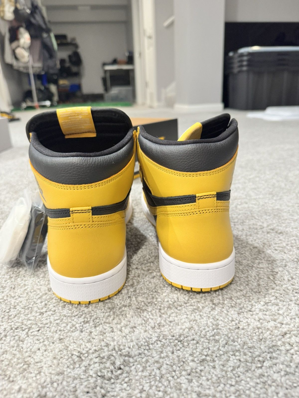 Nike Air Jordan 1 Retro High OG “Taxi” Size US 10 / EU 43 - 5 Thumbnail