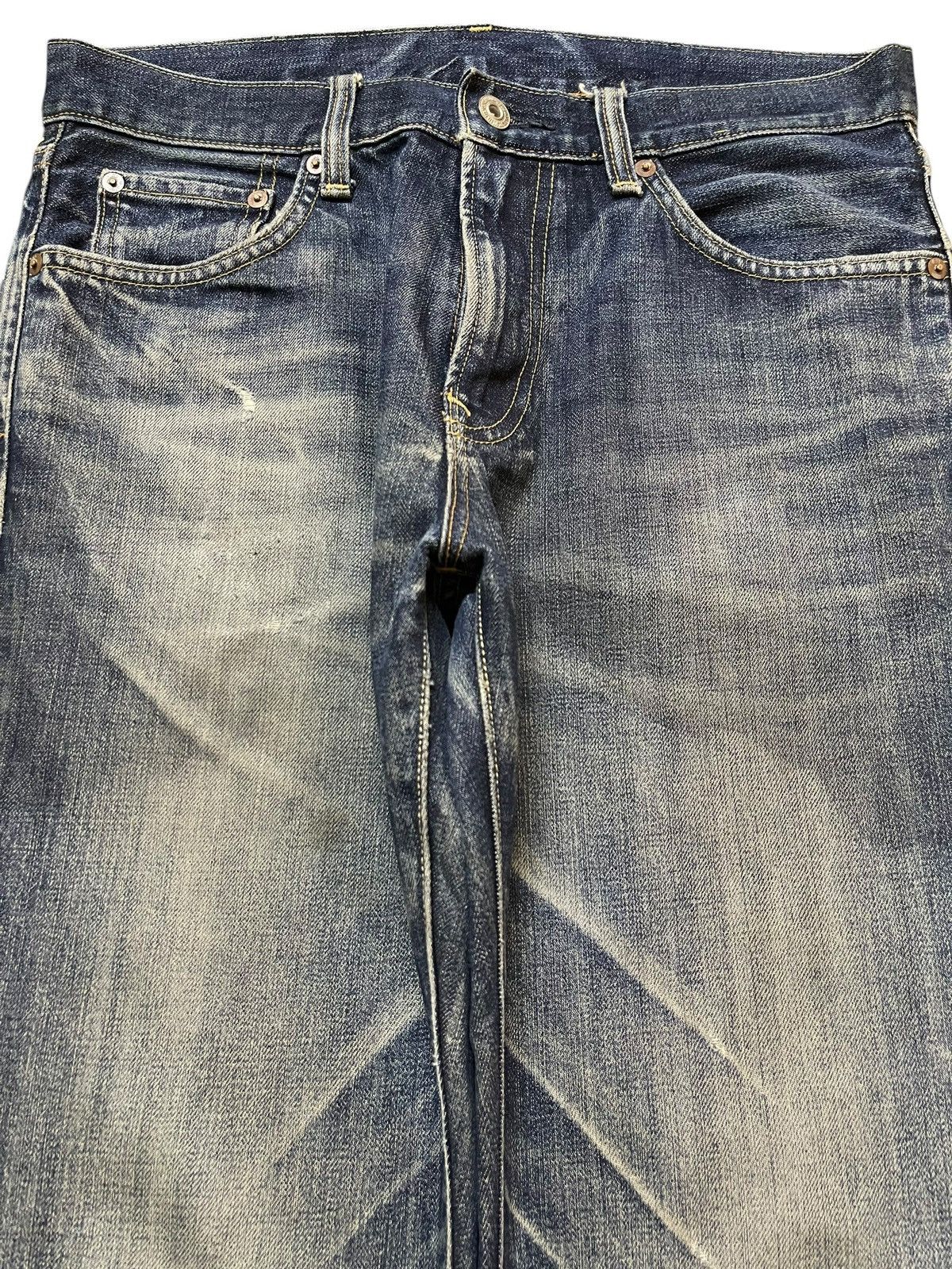 Uniqlo Vintage Japanese Uniqlo Blue Faded Wash Style Jeans Size US 31 - 3 Thumbnail