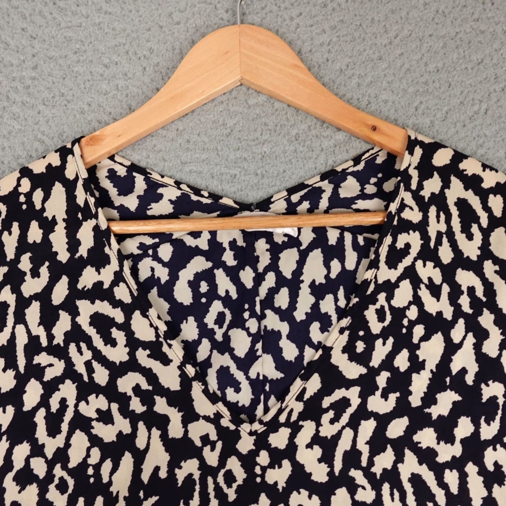Vintage Lush Shirt Womens Medium Blue White Leopard Animal Print V Neck Lightweight Blouse Casual Womens M Blue Leopard 90s? Size M / US 6-8 / IT 42-44 - 4 Thumbnail
