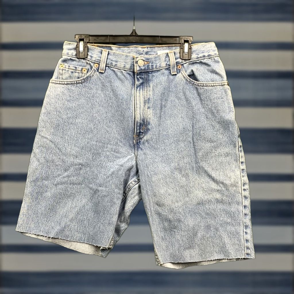 Levi's VINTAGE Levi's 550 Jean Shorts Womens 14 Relaxed Fit Bermuda Y2K Blue Light Cut Off 90s Grunge Size 36" / US 14 / IT 50 - 1 Thumbnail