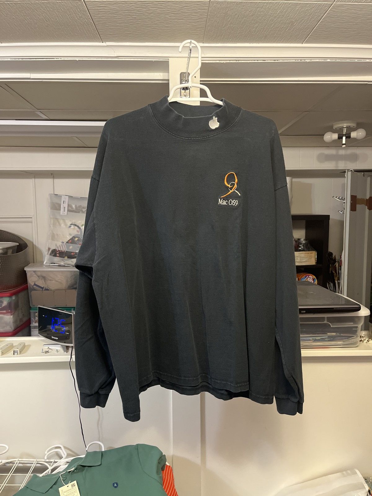 Apple Vintage Apple Long Sleeve T Shirt Size US XL / EU 56 / 4 - 1 Thumbnail