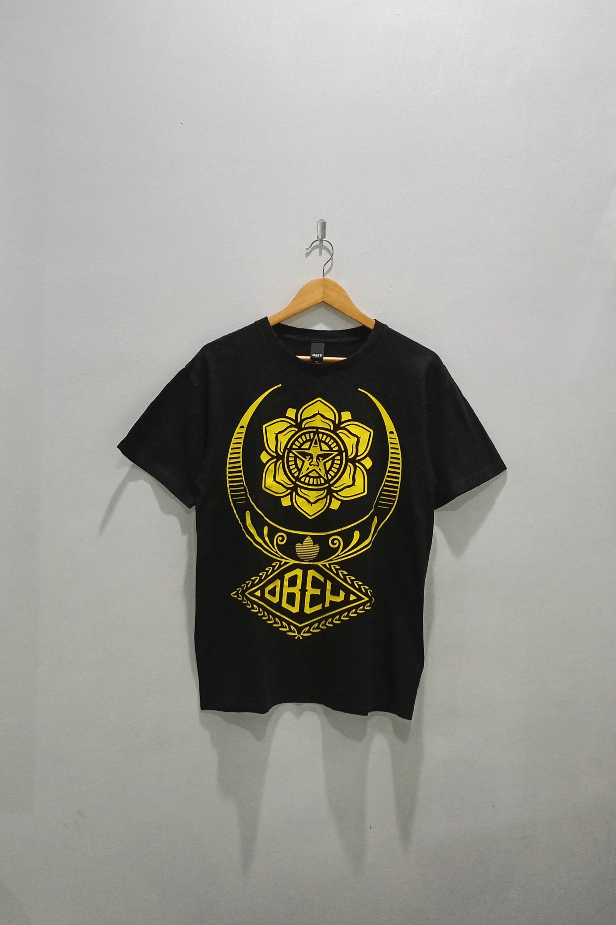 Obey TSHIRT : OBEY Size US M / EU 48-50 / 2 - 1 Thumbnail
