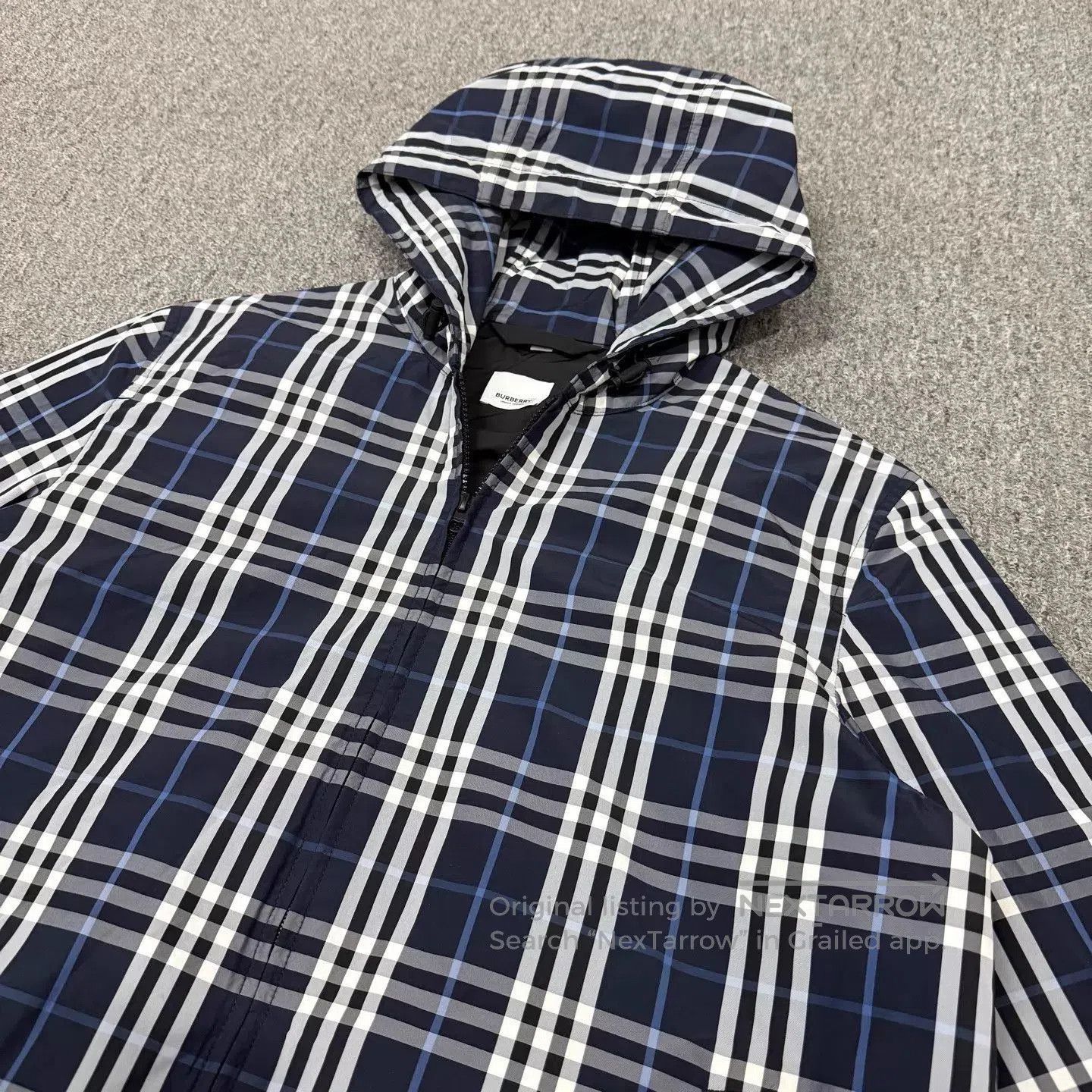 Burberry Plaid Patterned Hooded Light Jacket. Size US M / EU 48-50 / 2 - 3 Thumbnail