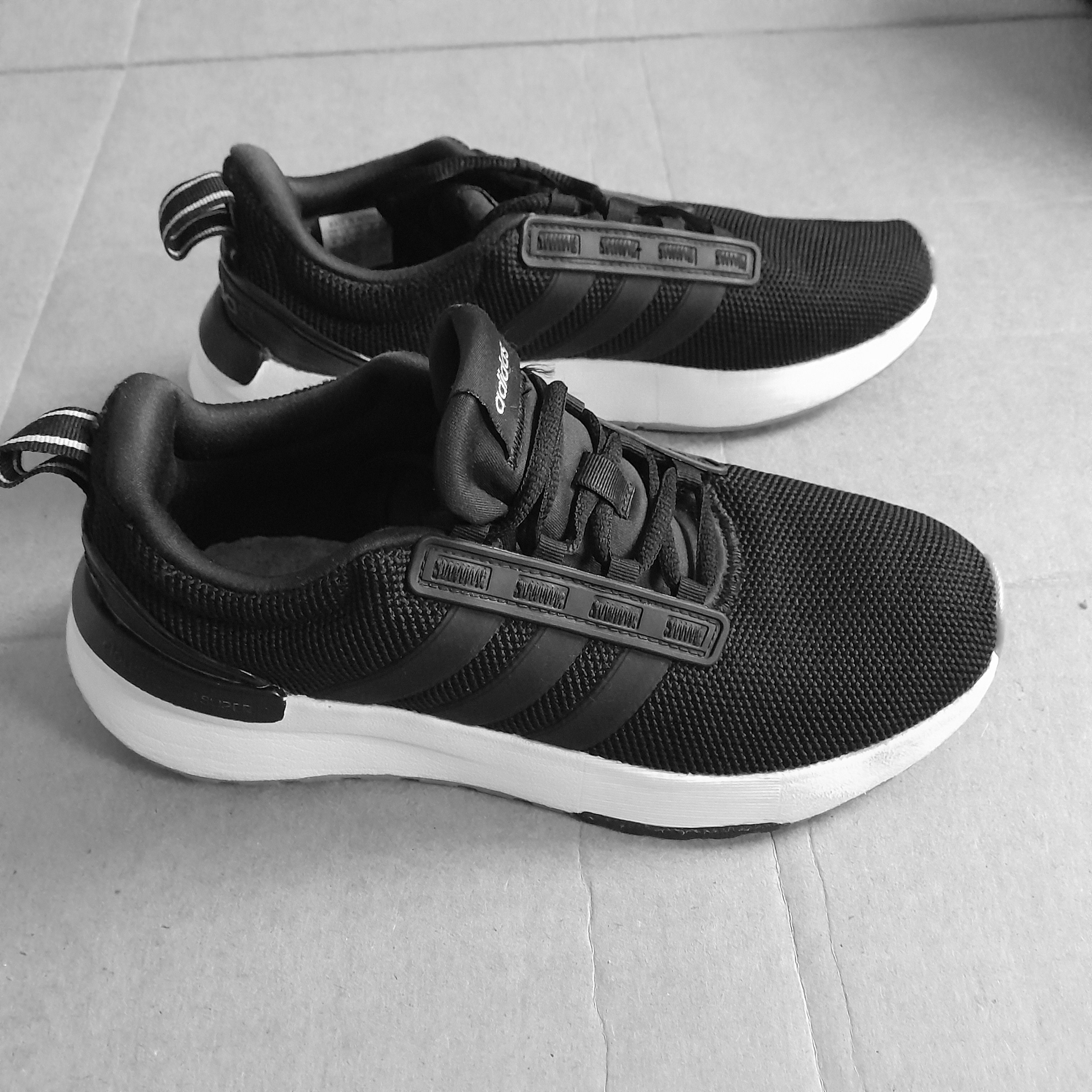 Adidas adidas Men's Black White Low Top Lace-up Sneakers Size US 6 / EU 39 - 3 Thumbnail