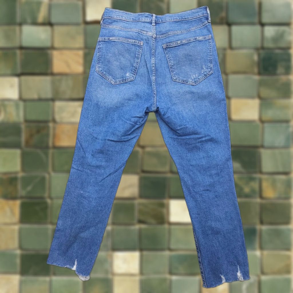 Gap VINTAGE Gap High Rise Slim Jeans Womens 8 / 29 Blue Distressed Denim Stretch Straight 5-Pocket Womens 90s Theme Size 30" / US 8 / IT 44 - 1 Thumbnail