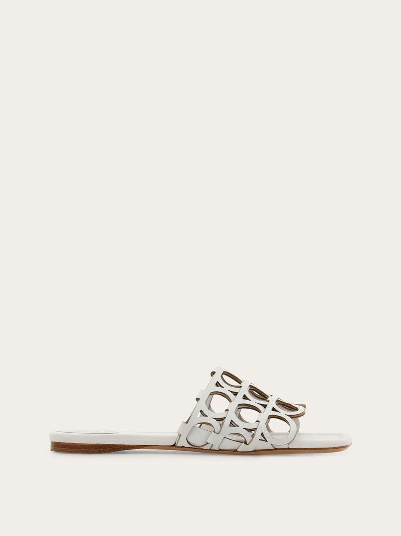 Salvatore Ferragamo o1s1rm0526 Erne Slides in White Size US 7 / IT 37 - 1 Thumbnail