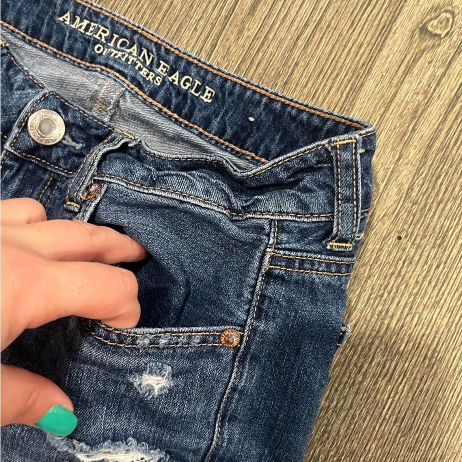 American Eagle Outfitters American Eagle Tomgirl Bermuda Shorts High Rise Distressed 2 Size 26" / US 2 / IT 38 - 2 Thumbnail
