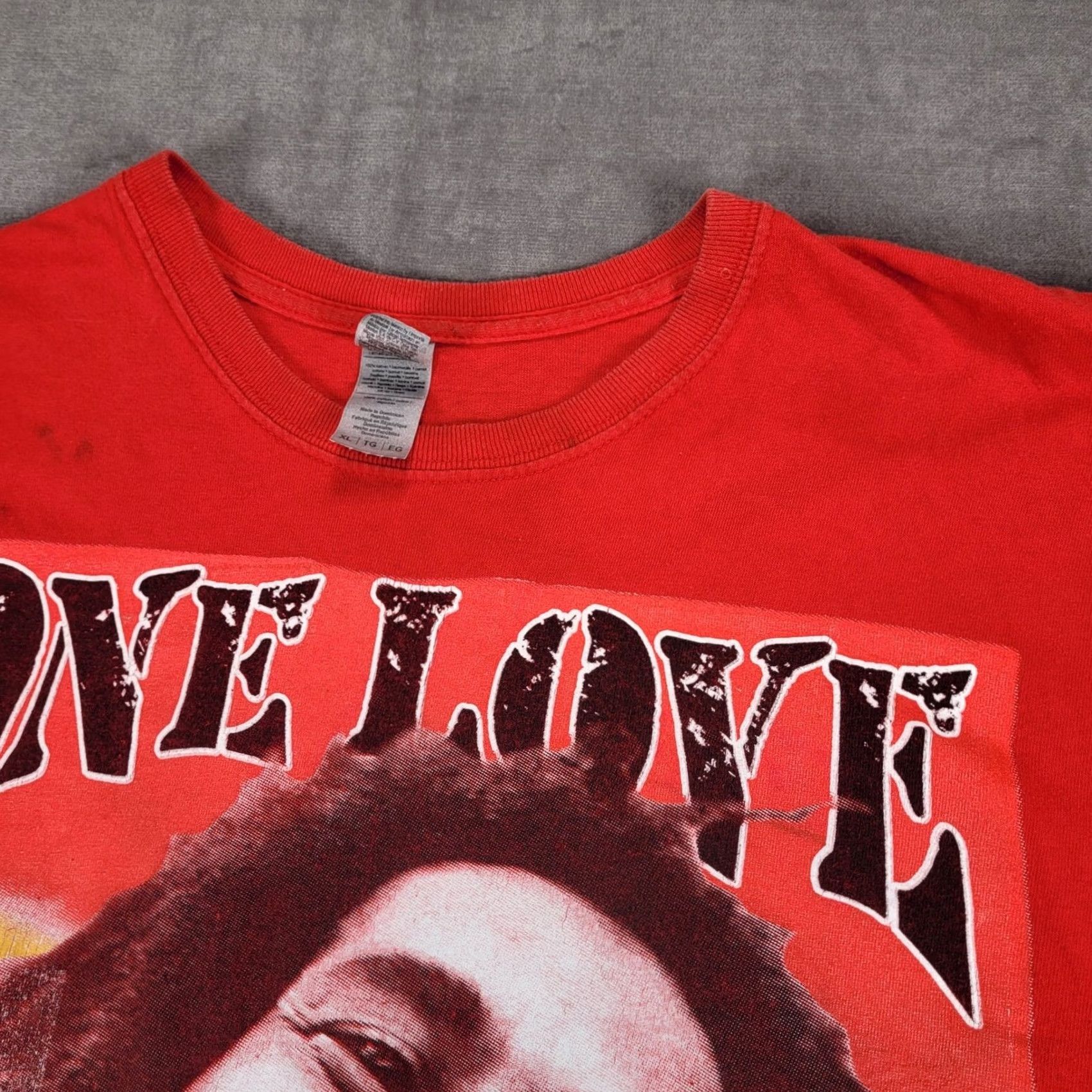 Gildan Gildan Bob Marley One Love Graphic Print T-Shirt Red XL Men Size US XL / EU 56 / 4 - 4 Thumbnail