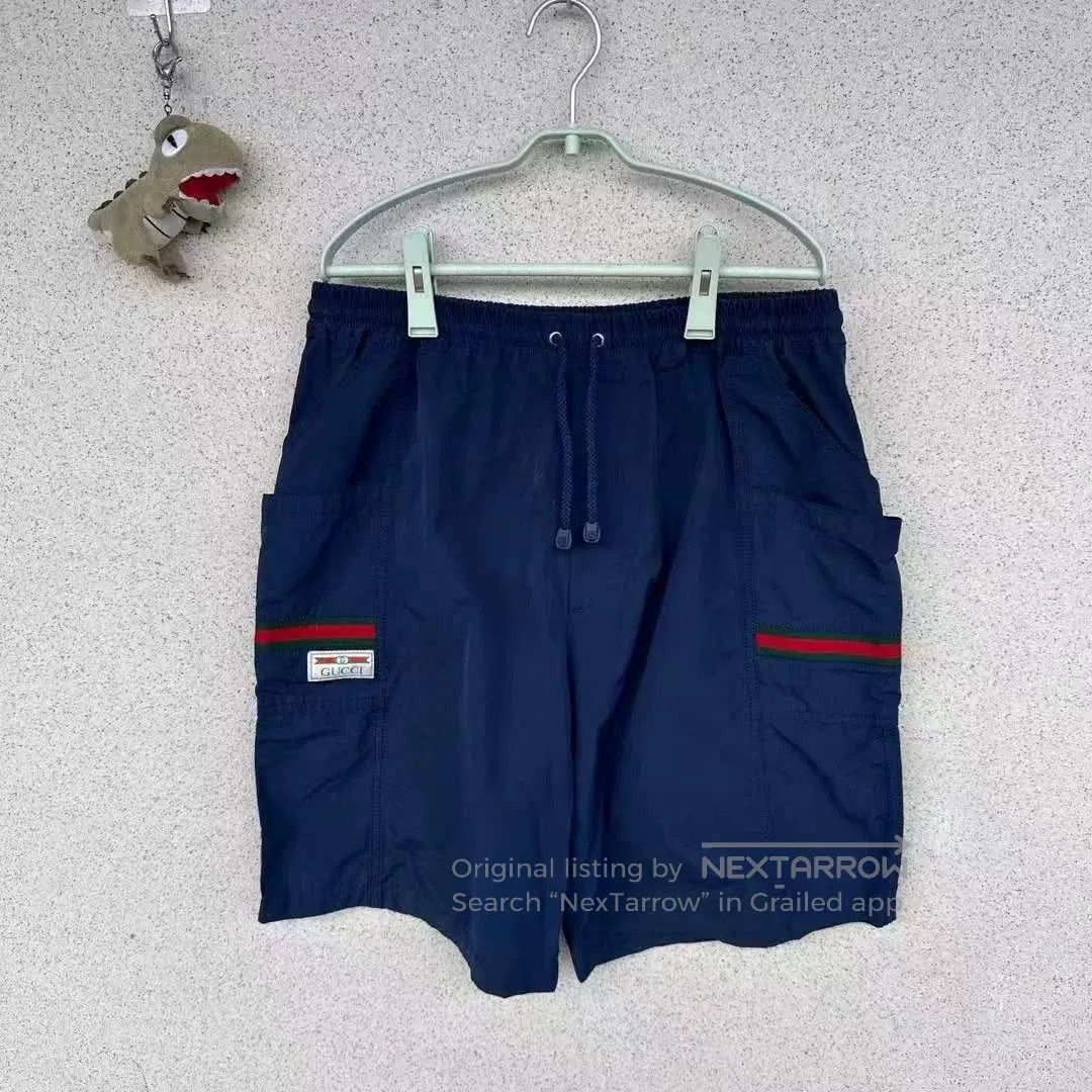 Gucci Gucci Red Green Stripe Small Logo Shorts. Size US 32 / EU 48 - 1 Thumbnail