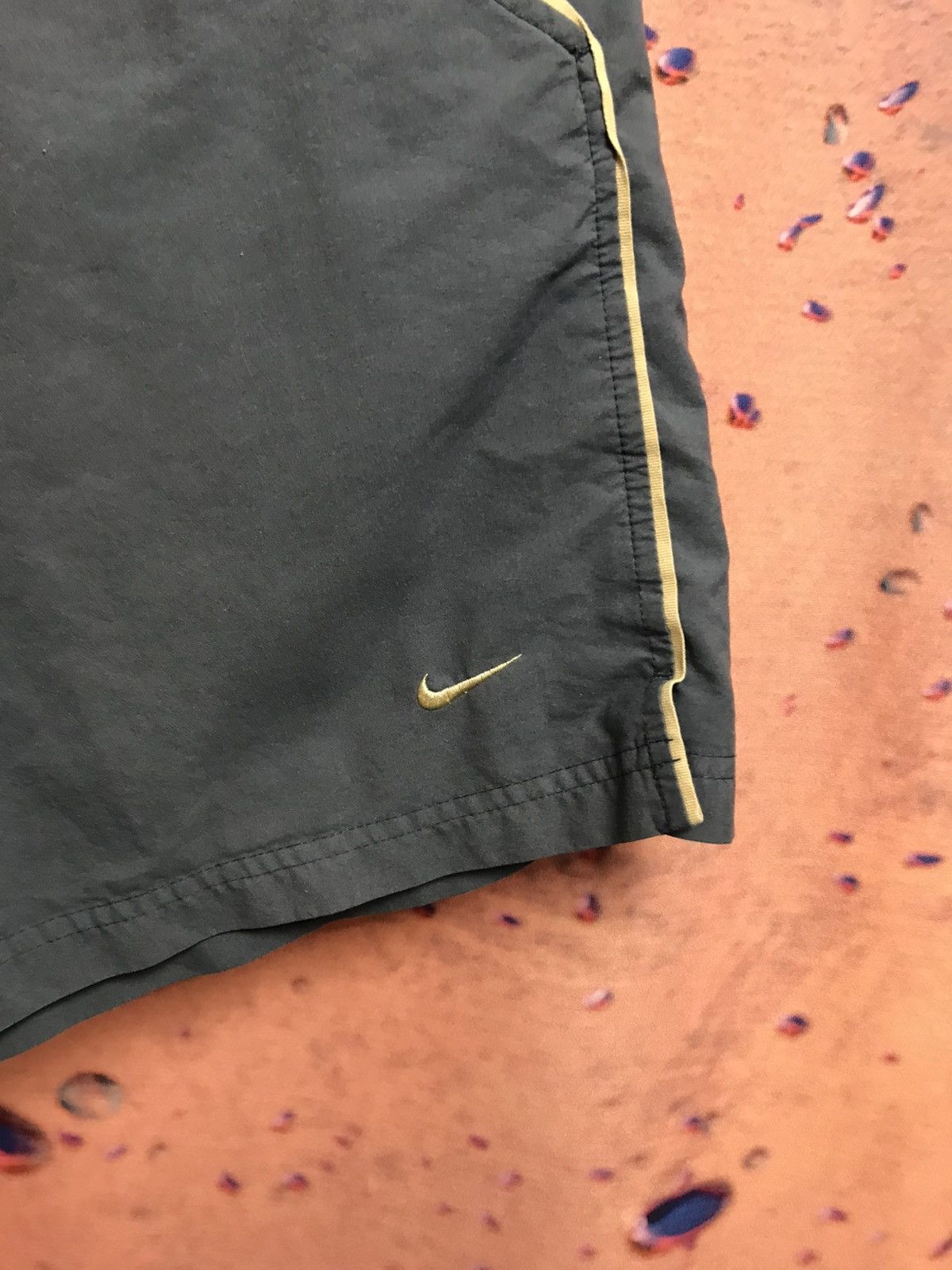 Nike × Vintage Vintage Nike streetwear shorts Size US 34 / EU 50 - 2 Thumbnail