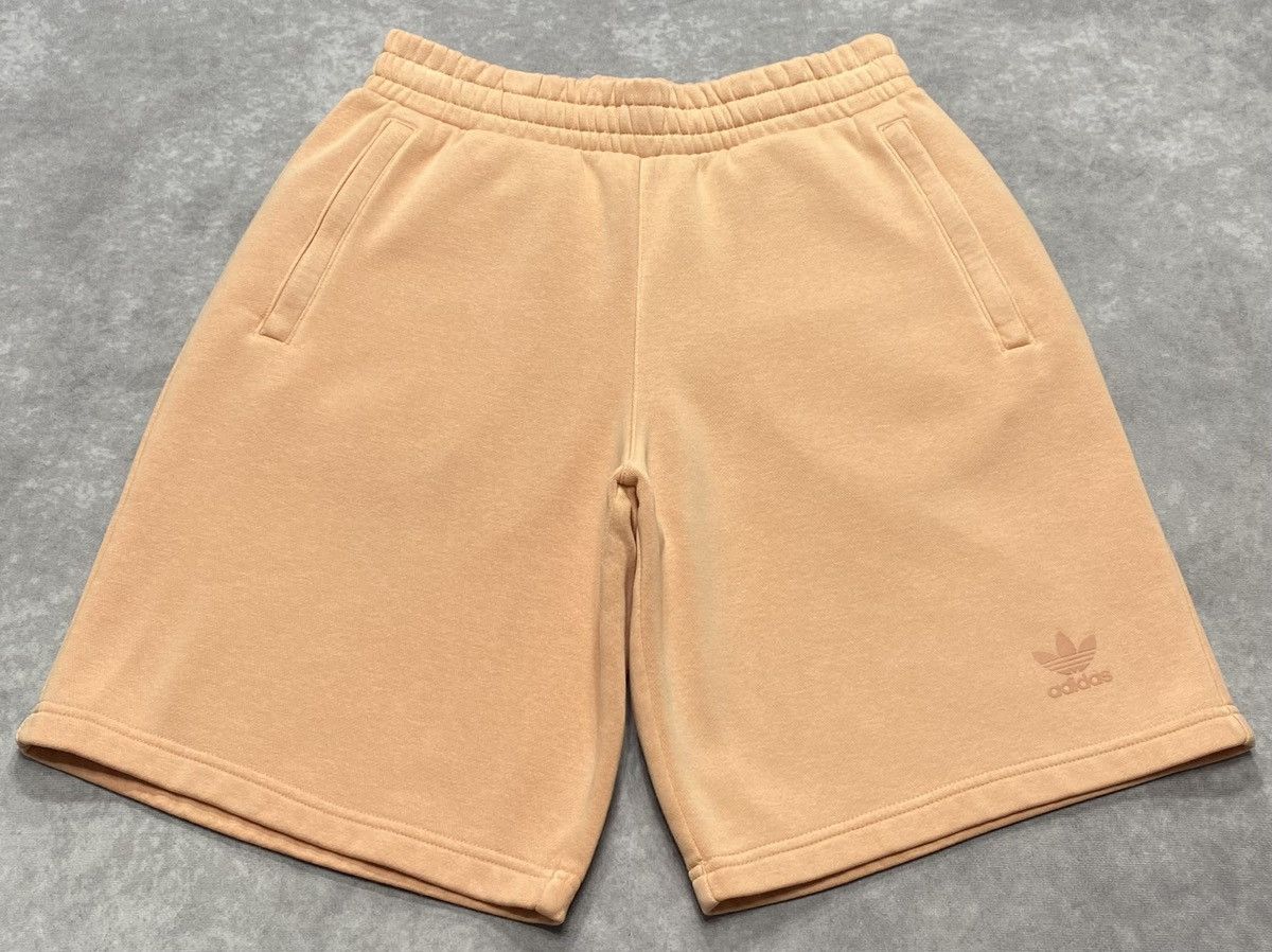 Adidas Adidas Adicolor Classic MM Trefoil Shorts Glow Orange Size US 32 / EU 48 - 1 Thumbnail