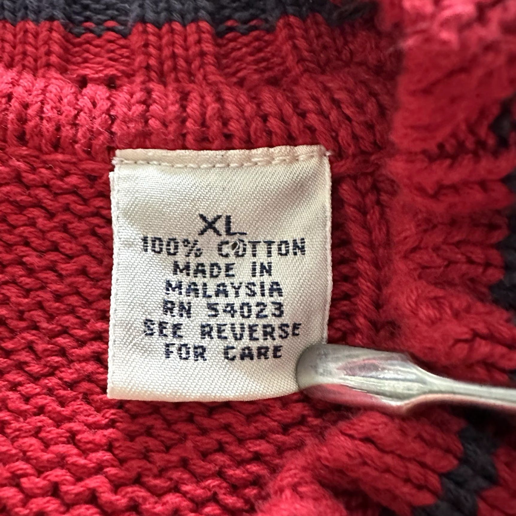 Gap VINTAGE Gap V-Neck Cable-Knit Sweater Men XL Red Size US XL / EU 56 / 4 - 3 Thumbnail