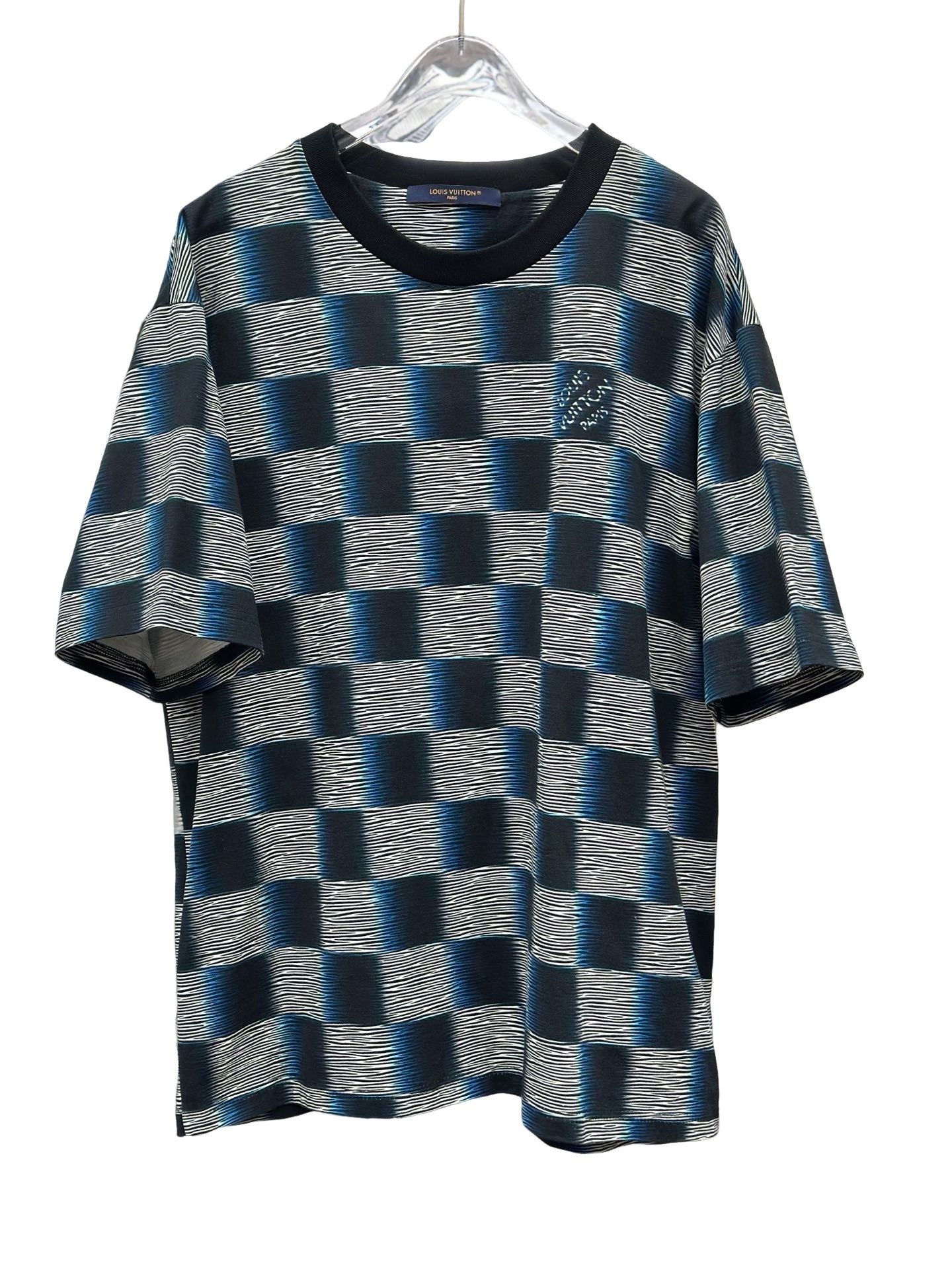 Louis Vuitton Louis Vuitton Graphic Checkered Short Sleeve T-Shirt Size XX Size US XXL / EU 58 / 5 - 1 Thumbnail