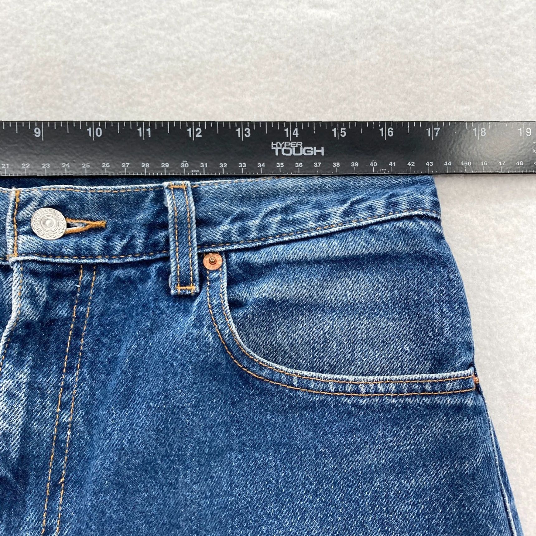 Levi's VINTAGE Levi's 505 Jeans Mens 34x30 Regular Fit Straight Blue Denim 2002 Y2K Levi's 505 5-Pocket Design Jeans Mens Blue Denim Regular Size US 34 / EU 50 - 7 Thumbnail