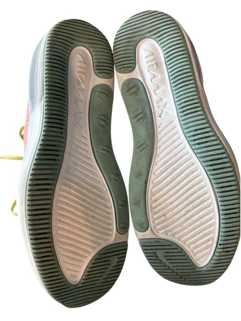 Nike EUC Nike Air Max Dia SE 'Bleached Coral' Size 10 US women’s Size US 10 / IT 40 - 2 Thumbnail