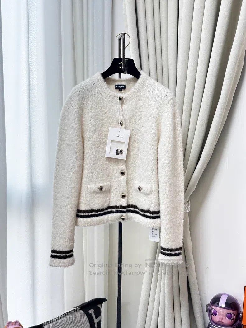 Chanel Chanel Brown-edged cashmere knitted cardigan coat Size XS / US 0-2 / IT 36-38 - 1 Thumbnail