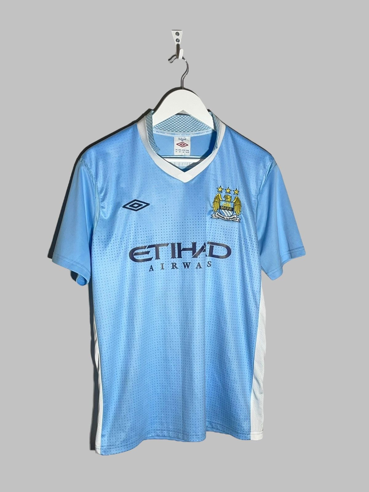 Umbro × Vintage #16 Kun Aguero Manchester City Umbro 2011/12 Football Shirt Size US S / EU 44-46 / 1 - 3 Thumbnail