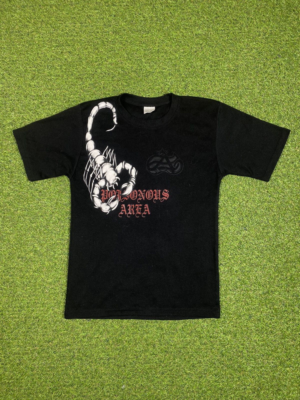 Vintage Vintage 90s Japanese tee Scorpion big logo style Size US S / EU 44-46 / 1 - 1 Thumbnail