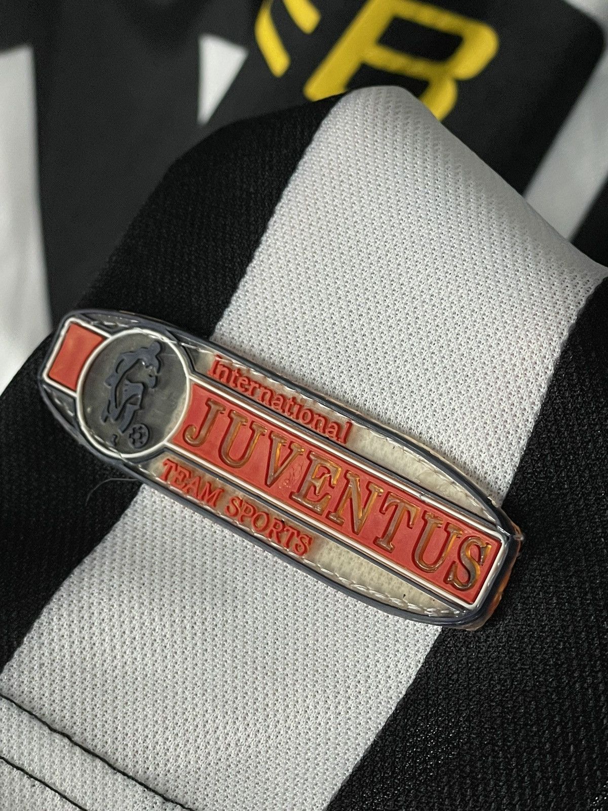 Vintage Juventus Football Soccer Jersey 90s Bootleg Rare Vintage Size US L / EU 52-54 / 3 - 8 Thumbnail