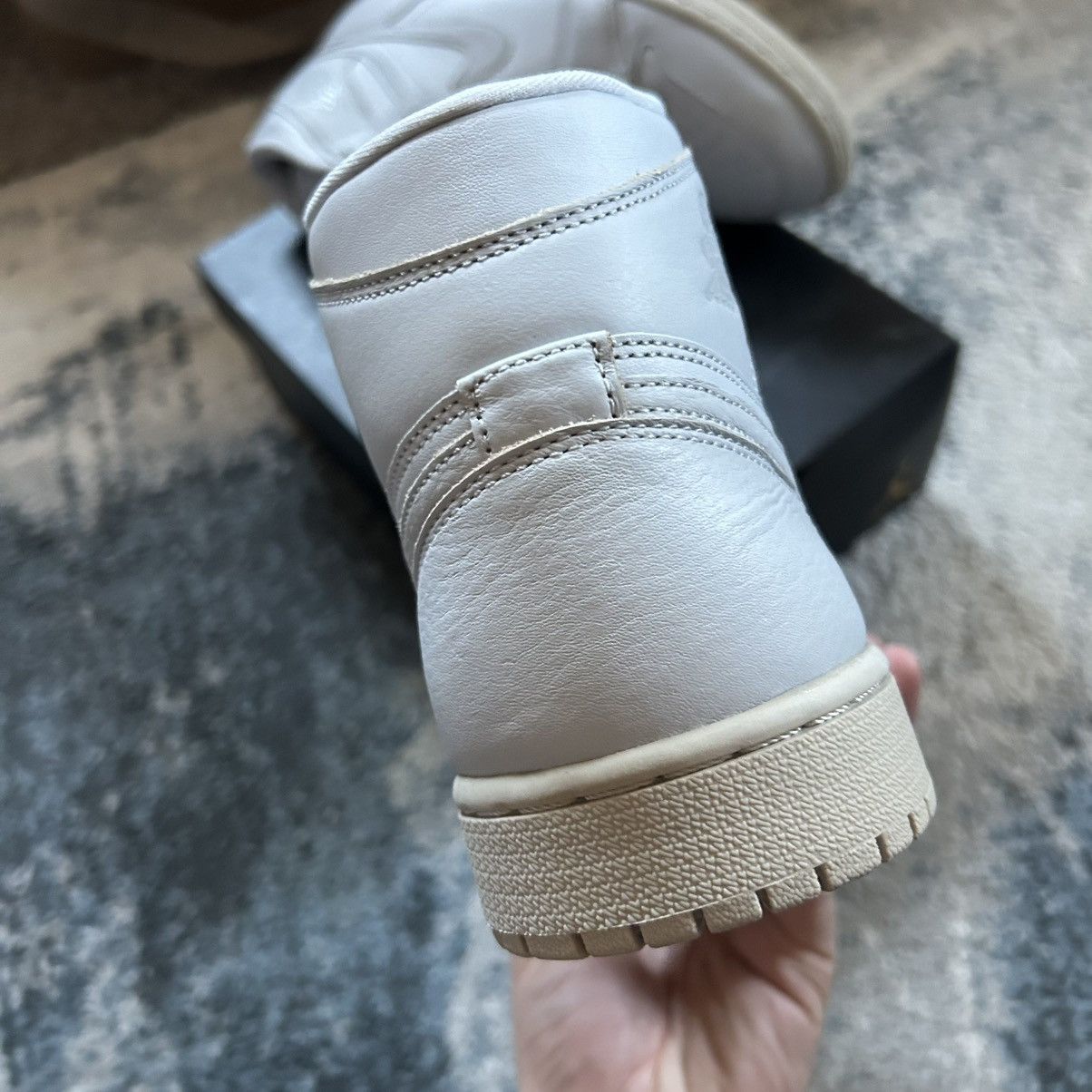 Jordan Brand AA3993-030 2018 AJ1 HiGH PREMiUM PURE PLATiNUM DESERT SAND Size US 9 / EU 42 - 11 Thumbnail