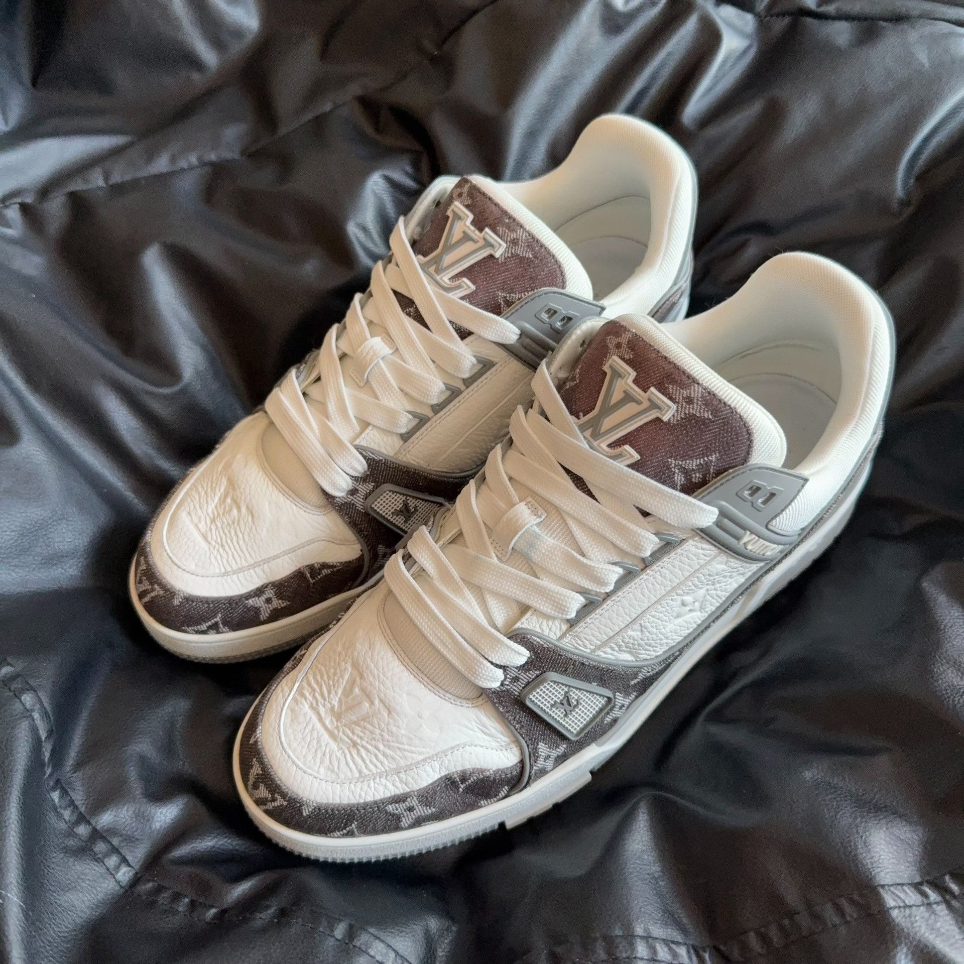 Louis Vuitton Louis Vuitton Training Denim White Lowtop Sneakers 44.5 Men Size US 11 / EU 44 - 1 Thumbnail