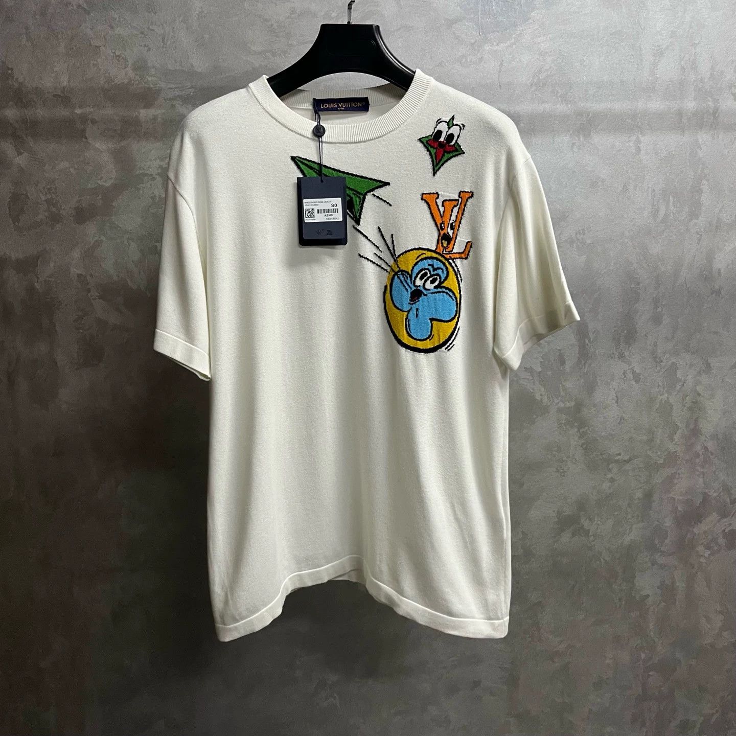 Louis Vuitton Louis Vuitton Printed Graphic White T-Shirt S Women Size S / US 4 / IT 40 - 1 Thumbnail