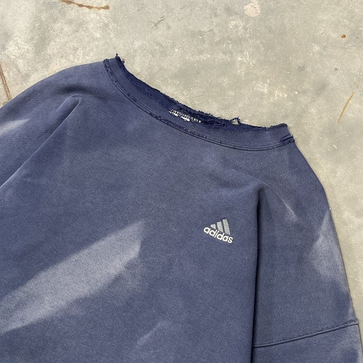 Vintage Vintage Thrashed Adidas Crewneck Sweatshirt Sun Faded Boxy Size US XL / EU 56 / 4 - 3 Thumbnail