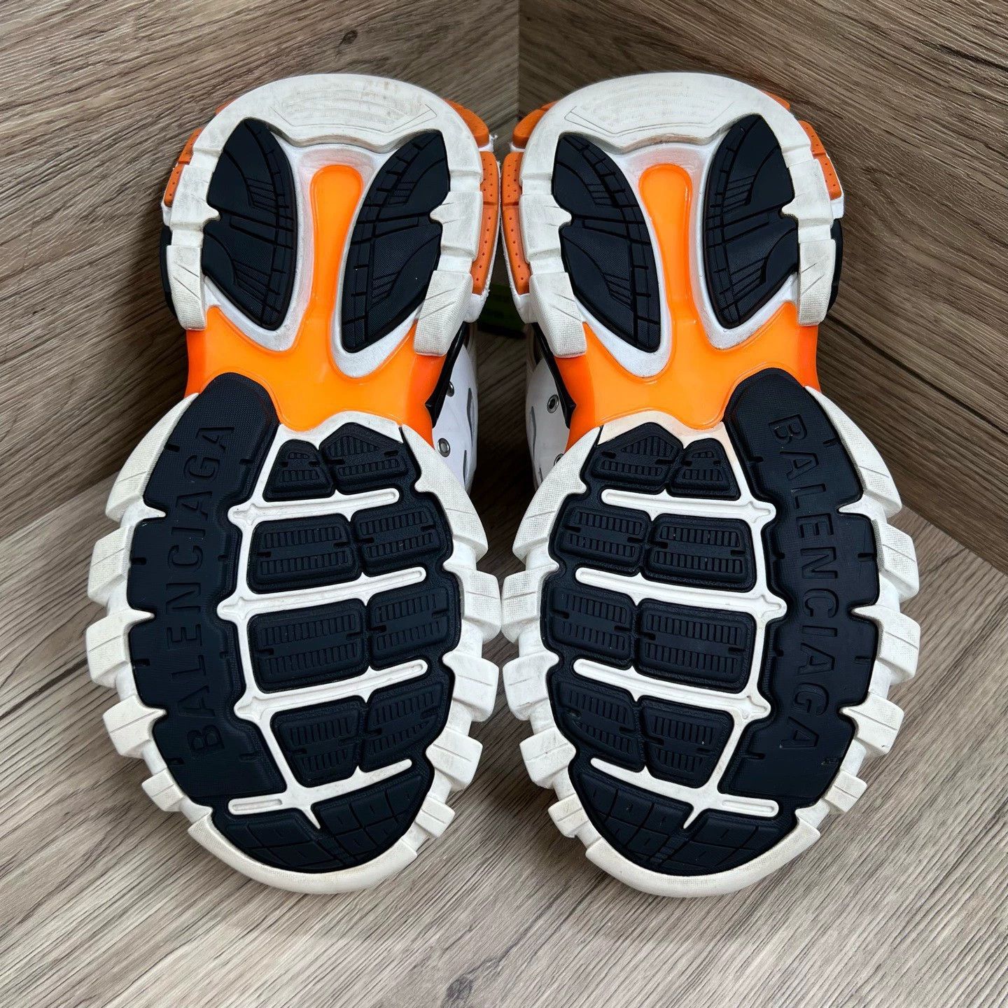 Balenciaga Balenciaga Track sneakers in white and orange, Size US 8 / IT 38 - 6 Thumbnail